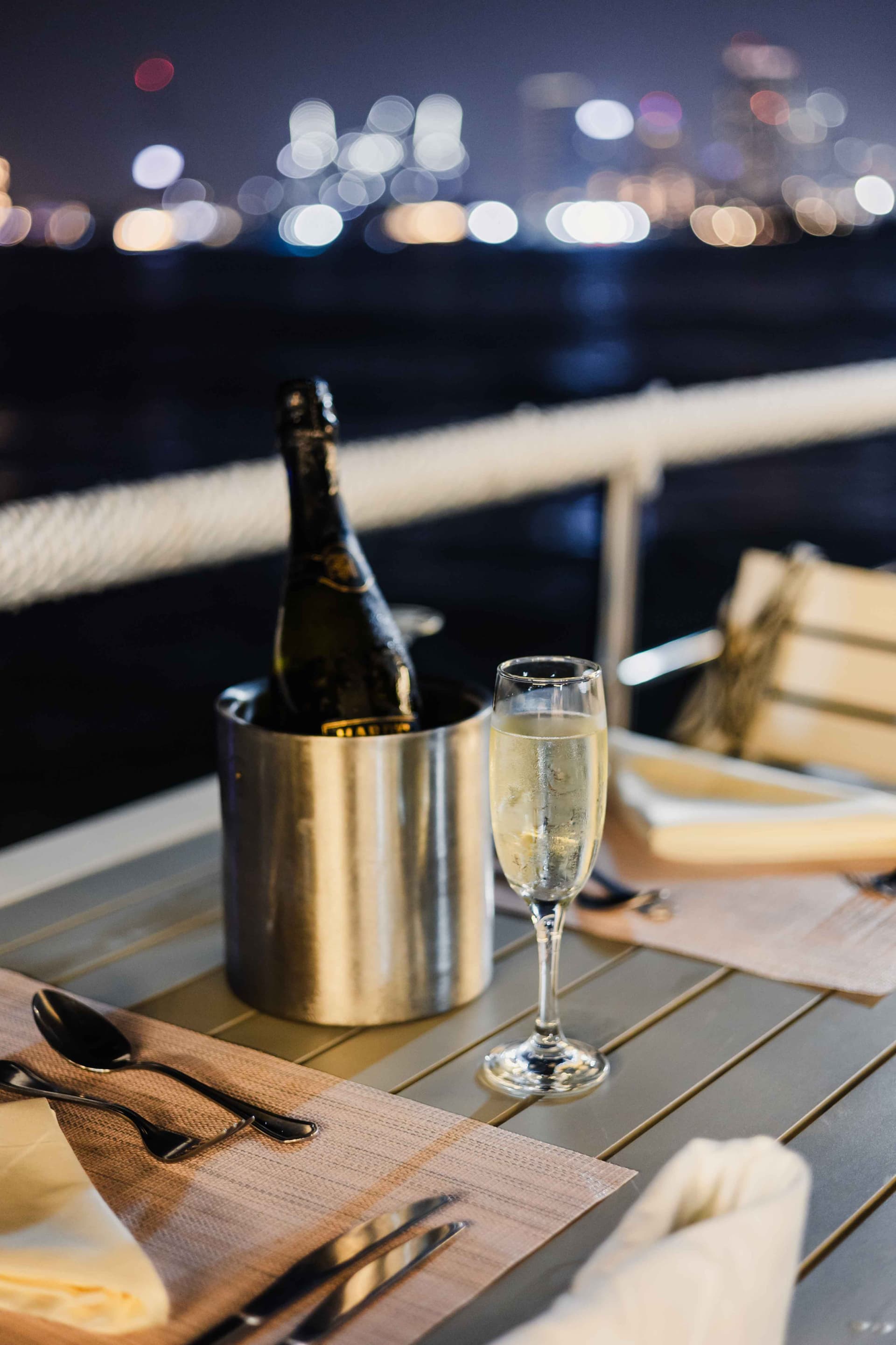 Alexandra Sea Lounge Dinner Cruise in Dubai Marina - სურათი 13