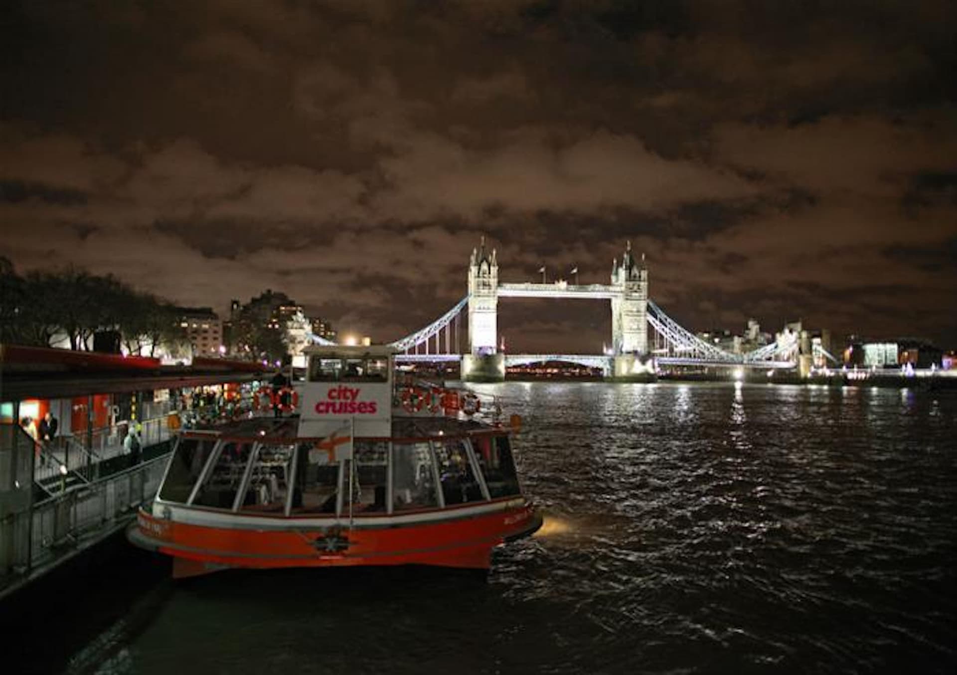 London Dinner Cruise on the River Thames by City Cruises - მთავარი სურათი