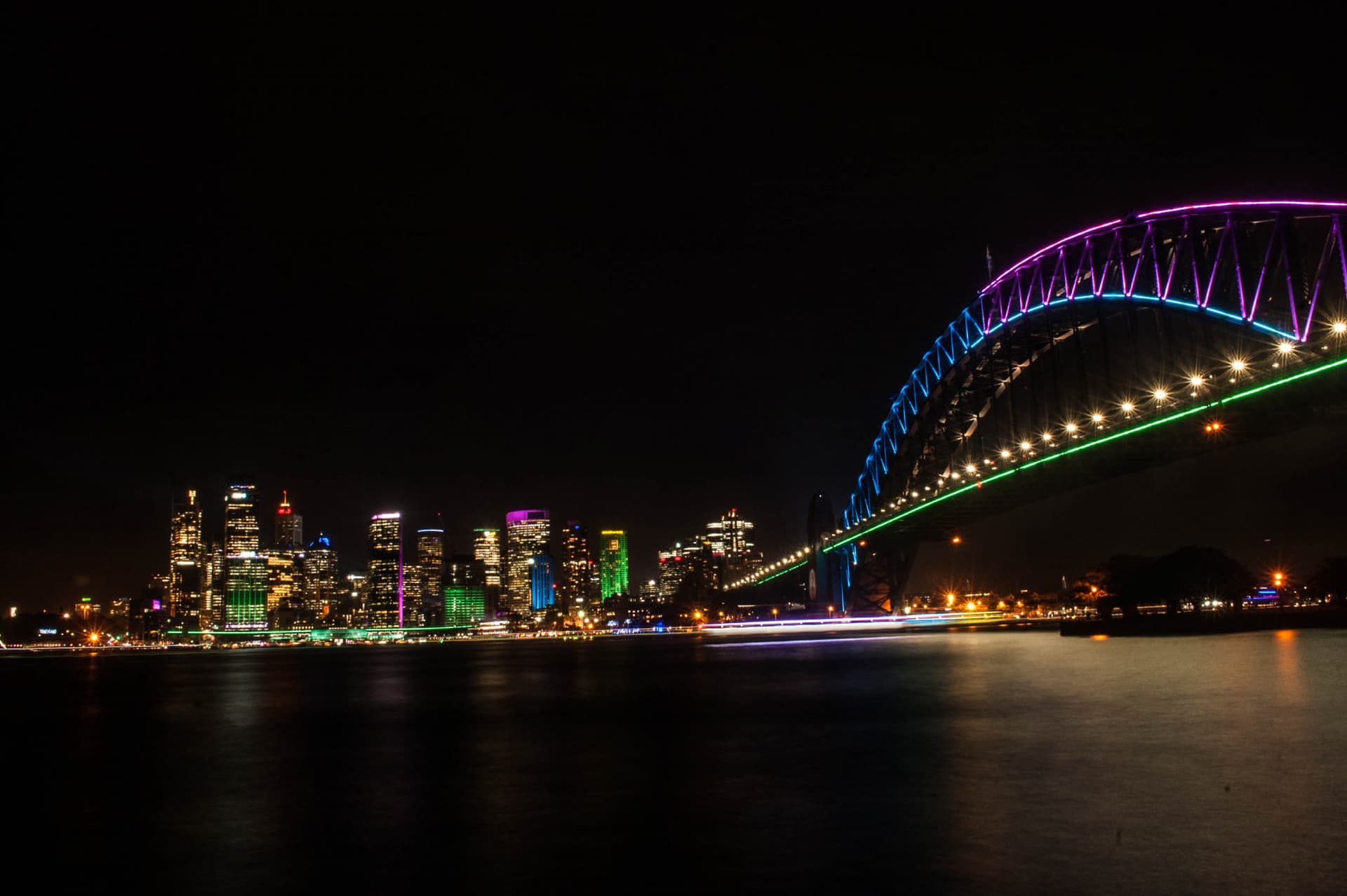 Vivid Festival of Light and Sound Cruise with Buffet Dinner aboard Sydney Princess Cruises - სურათი 4