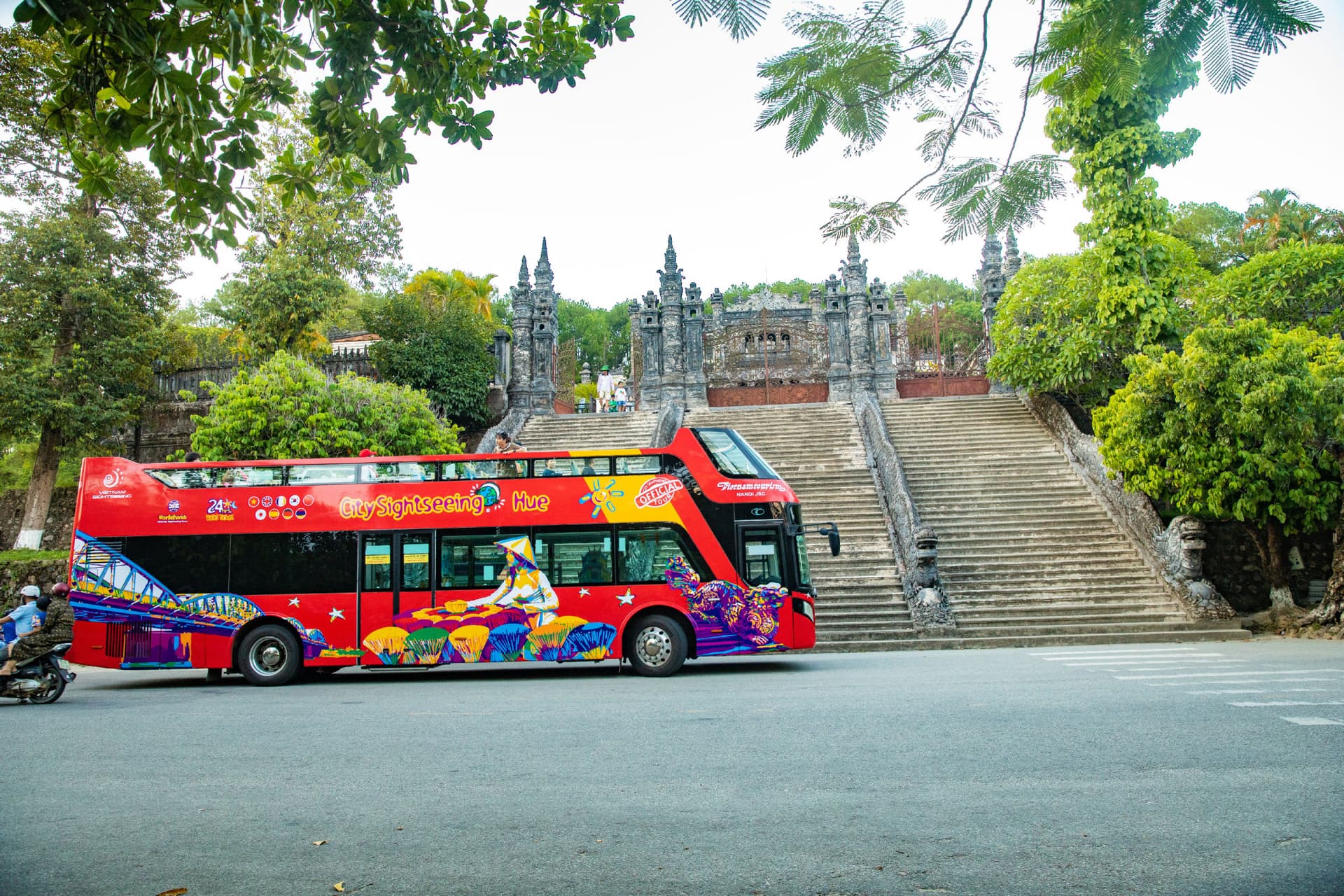 City Sightseeing Hue Hop-on Hop-off Bus Tour - სურათი 9