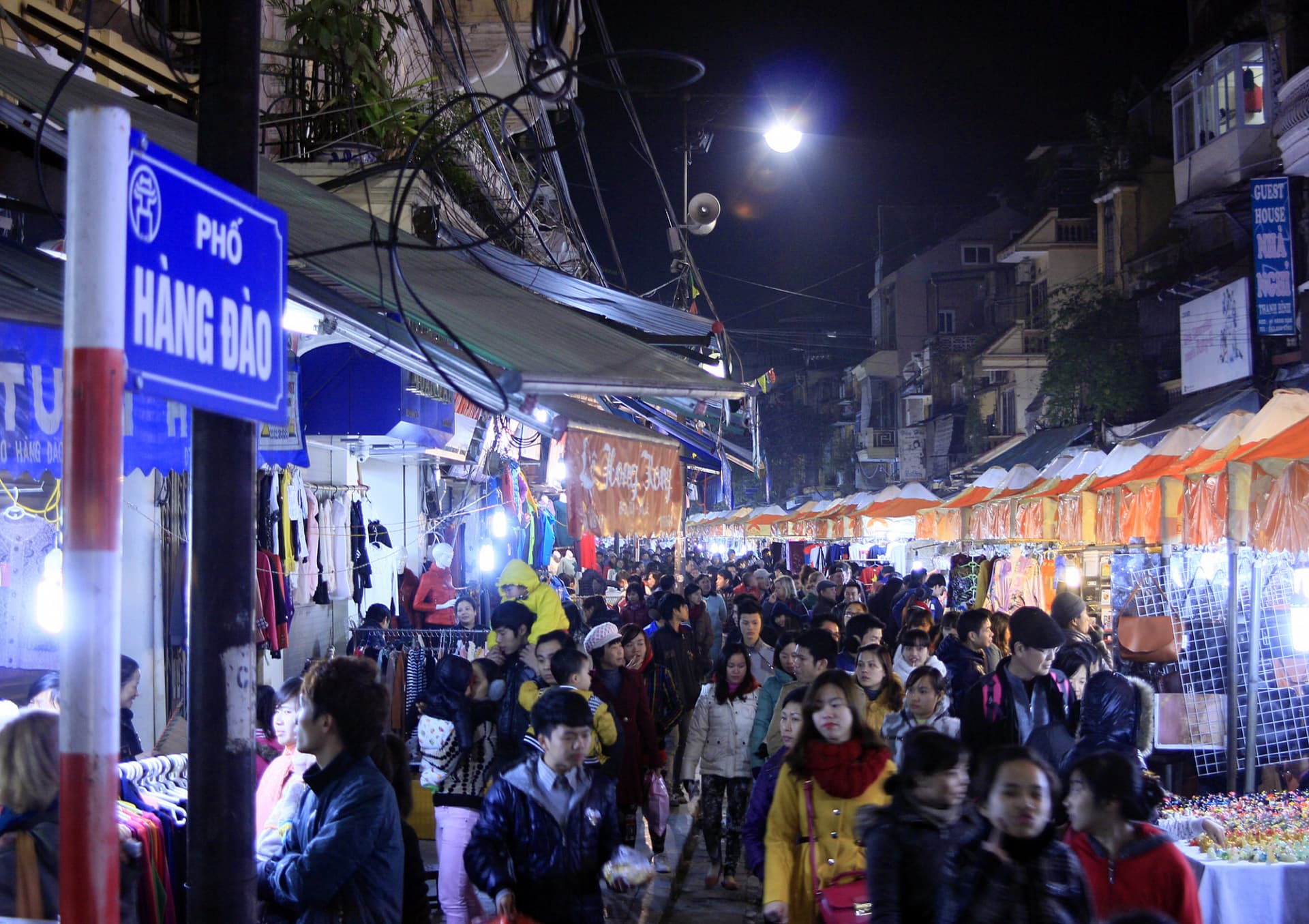 Hanoi Weekend Night Market and Street Food Tour - მთავარი სურათი