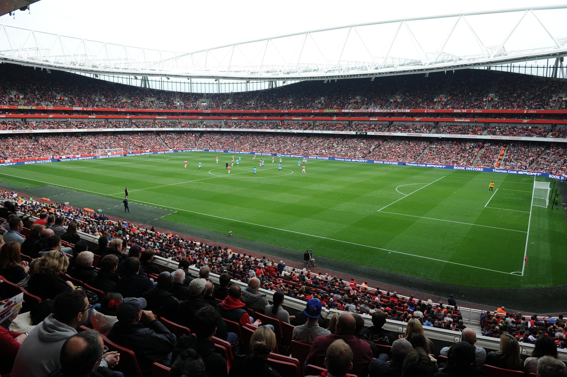 Premier League Football - Arsenal FC Match Ticket at Emirates Stadium - სურათი 10
