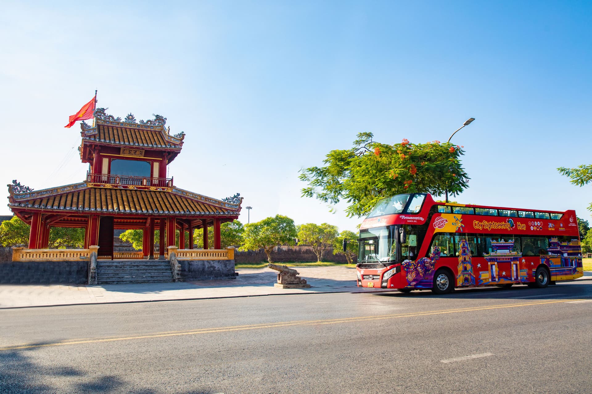 City Sightseeing Hue Hop-on Hop-off Bus Tour - სურათი 2