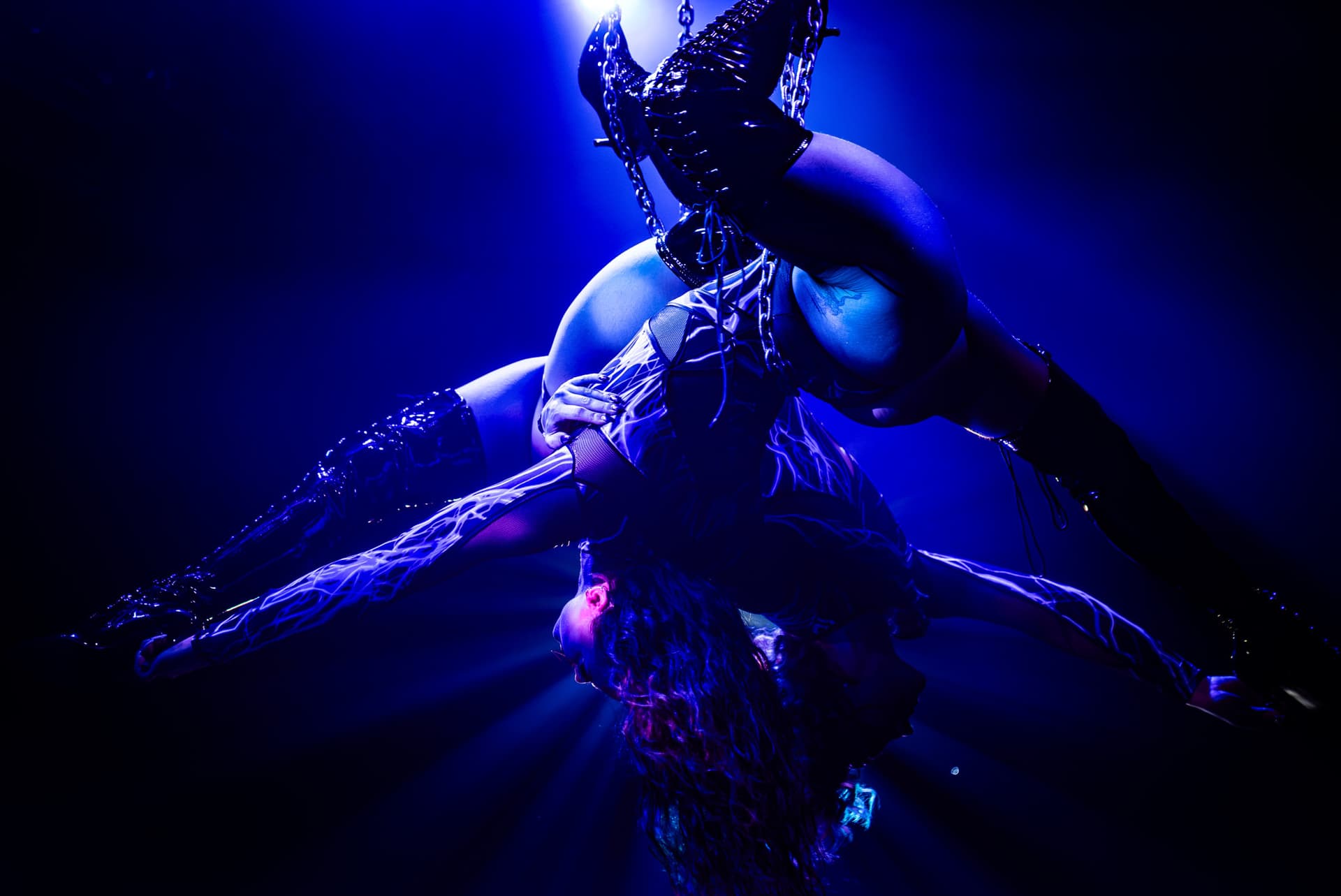 Dracula's Cabaret 3-Course Dinner and Show Ticket - სურათი 2