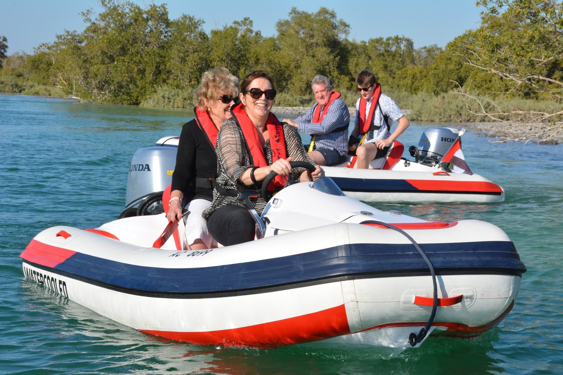 Yas Island Self-Drive Rhino Rider Speedboat Tour - მთავარი სურათი