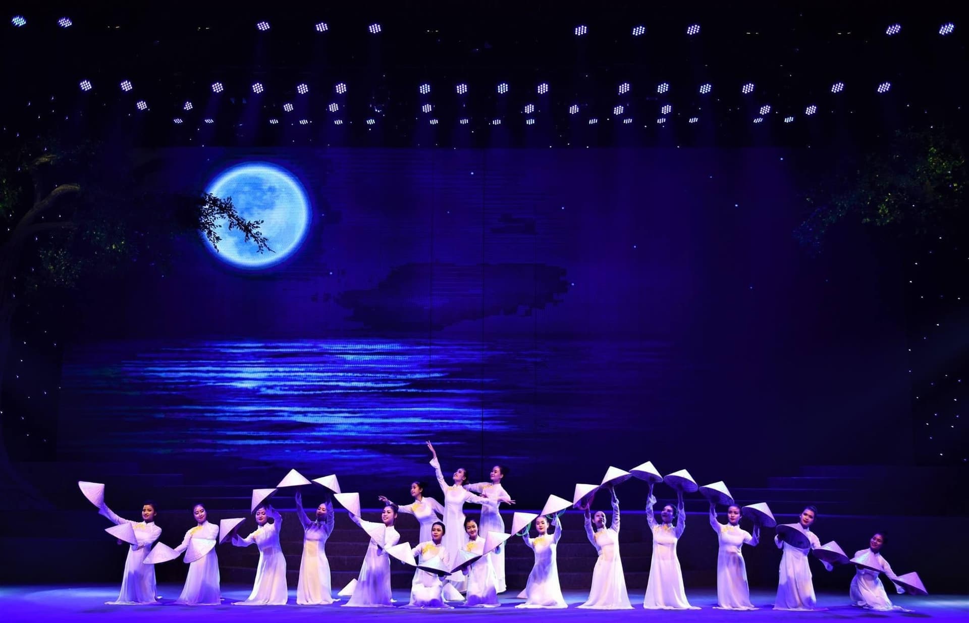 Charming Danang Show Ticket - მთავარი სურათი