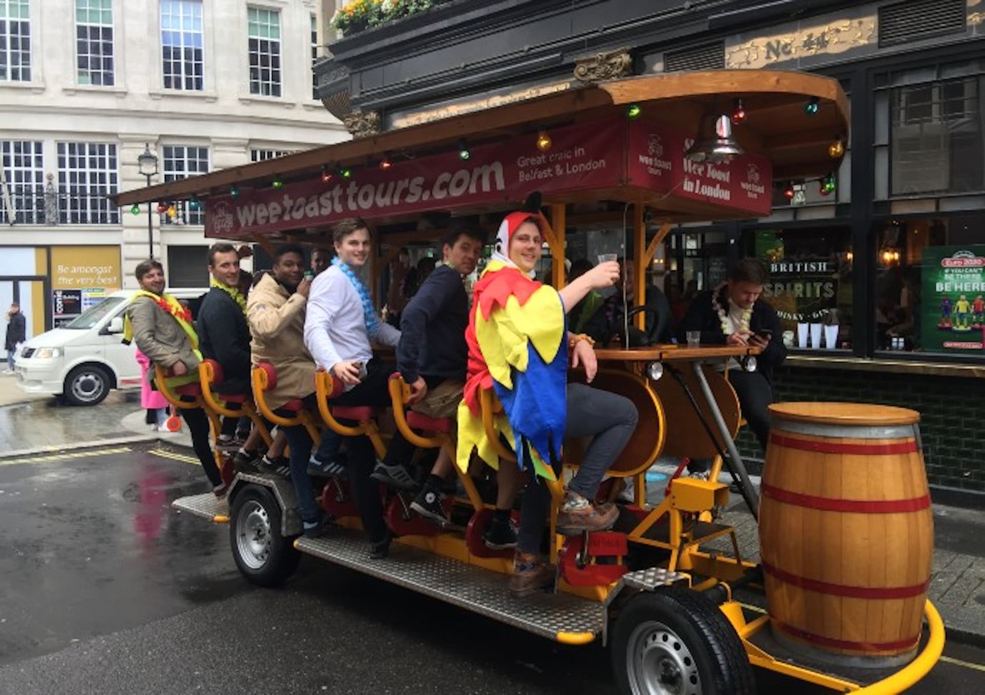 Original Beer and Prosecco London Bike Tour by Wee Toast Tours - სურათი 2