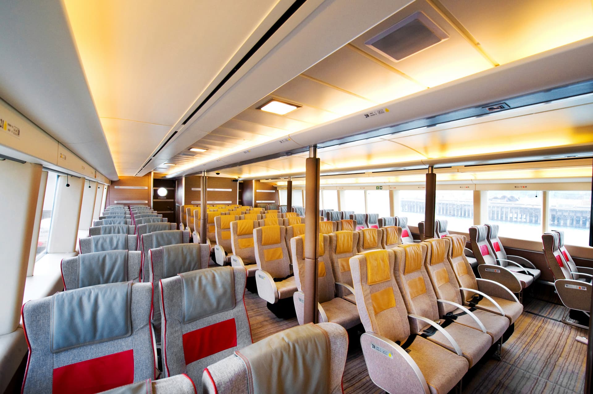 TurboJET Ferry from Hong Kong Island to Macau Ticket - სურათი 2