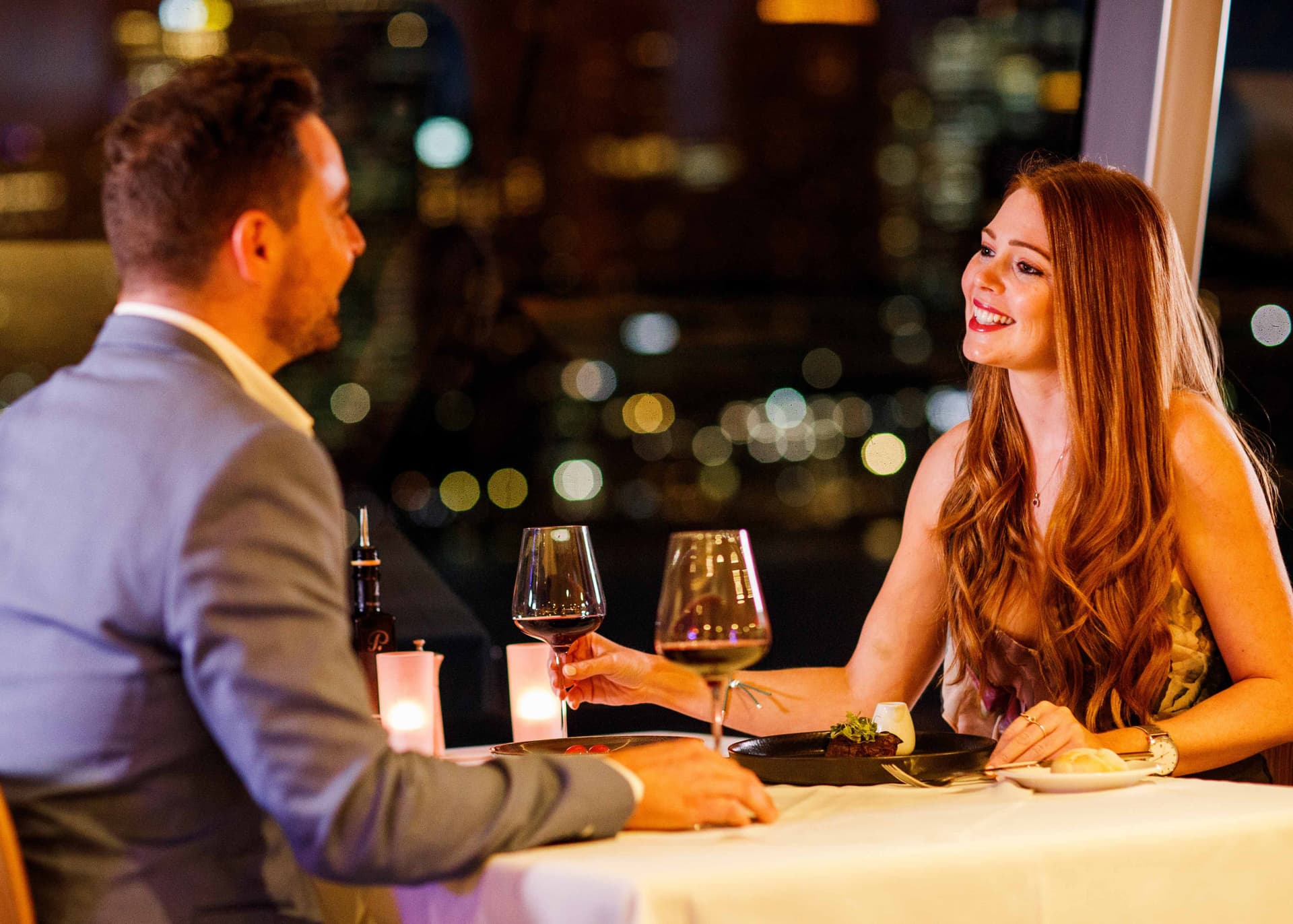 Sydney Harbour Sunset Dinner Cruise aboard Captain Cook Cruises - სურათი 2