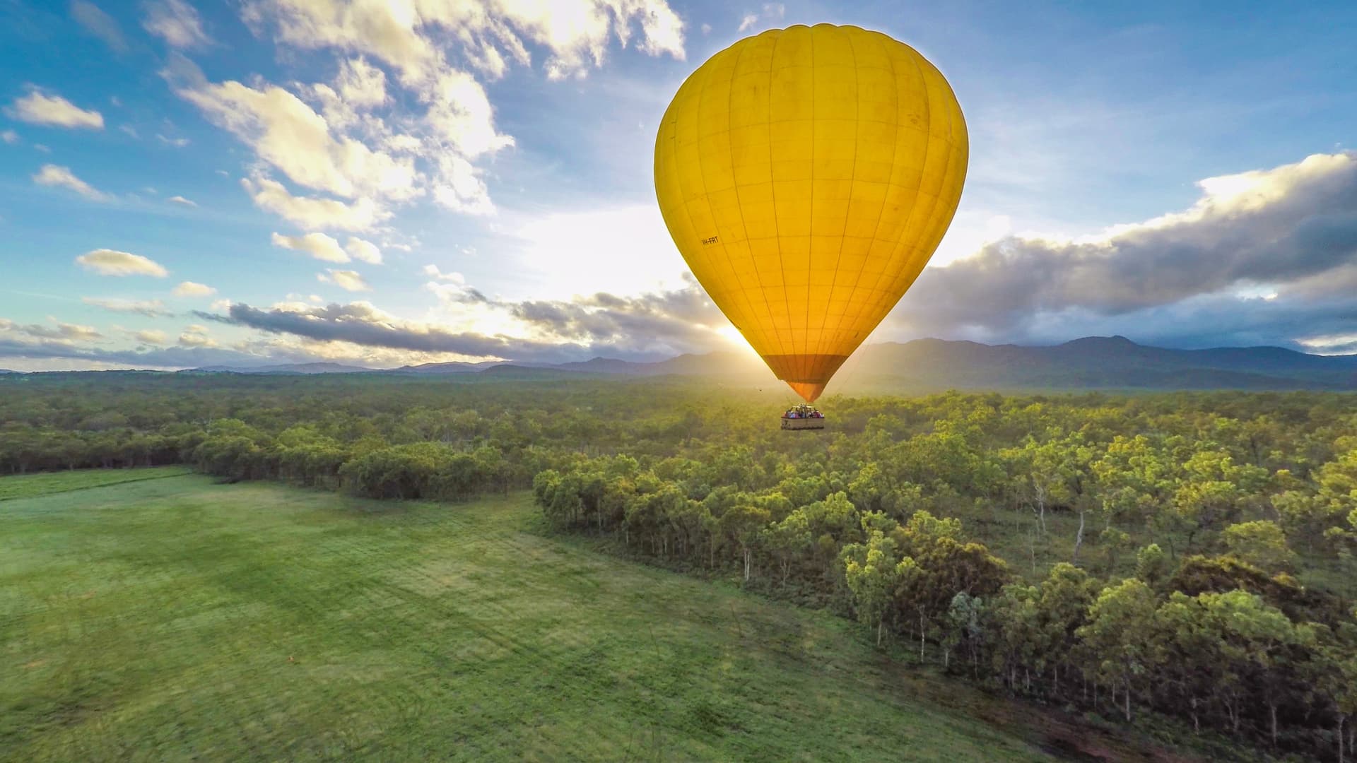 Cairns Hot Air Balloon Flight with Sparkling Wine and Optional Round Trip Transfer - სურათი 3