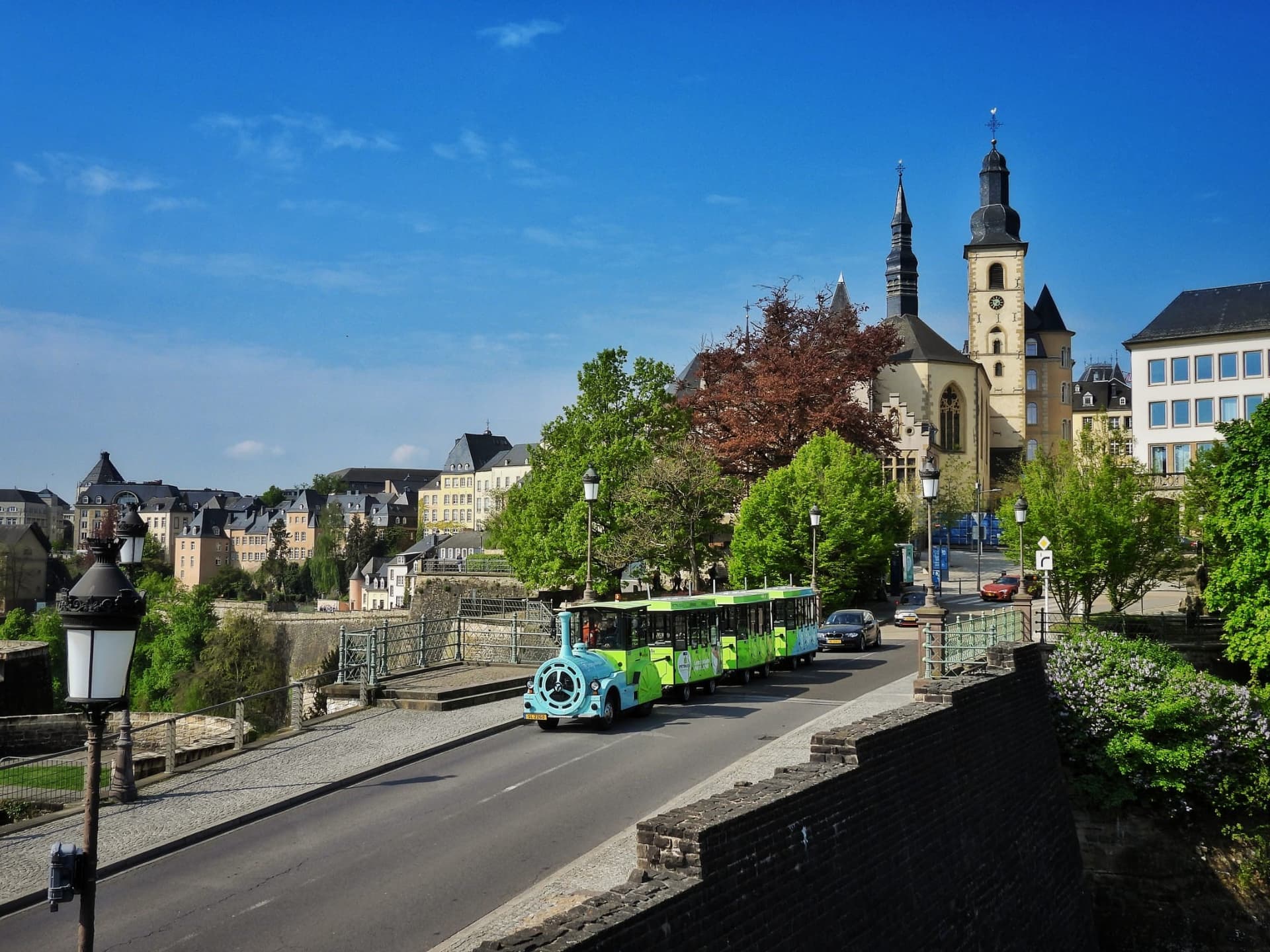 City Train in Old Town Luxembourg - სურათი 3