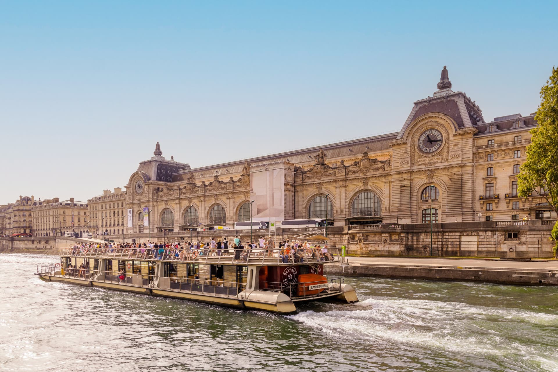 Seine River Cruise by Bateaux Parisiens – Departing from the Eiffel Tower - სურათი 4