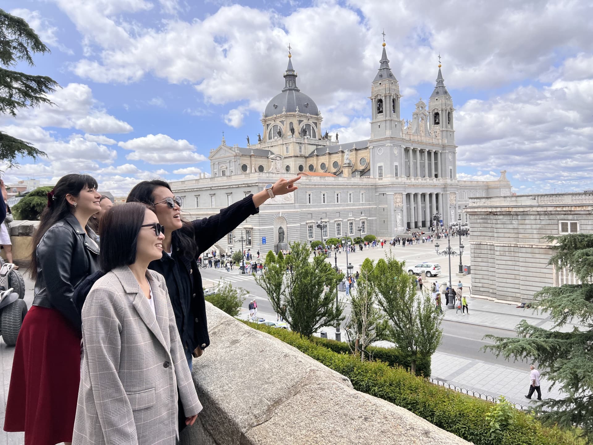 Madrid Walking Tour - მთავარი სურათი
