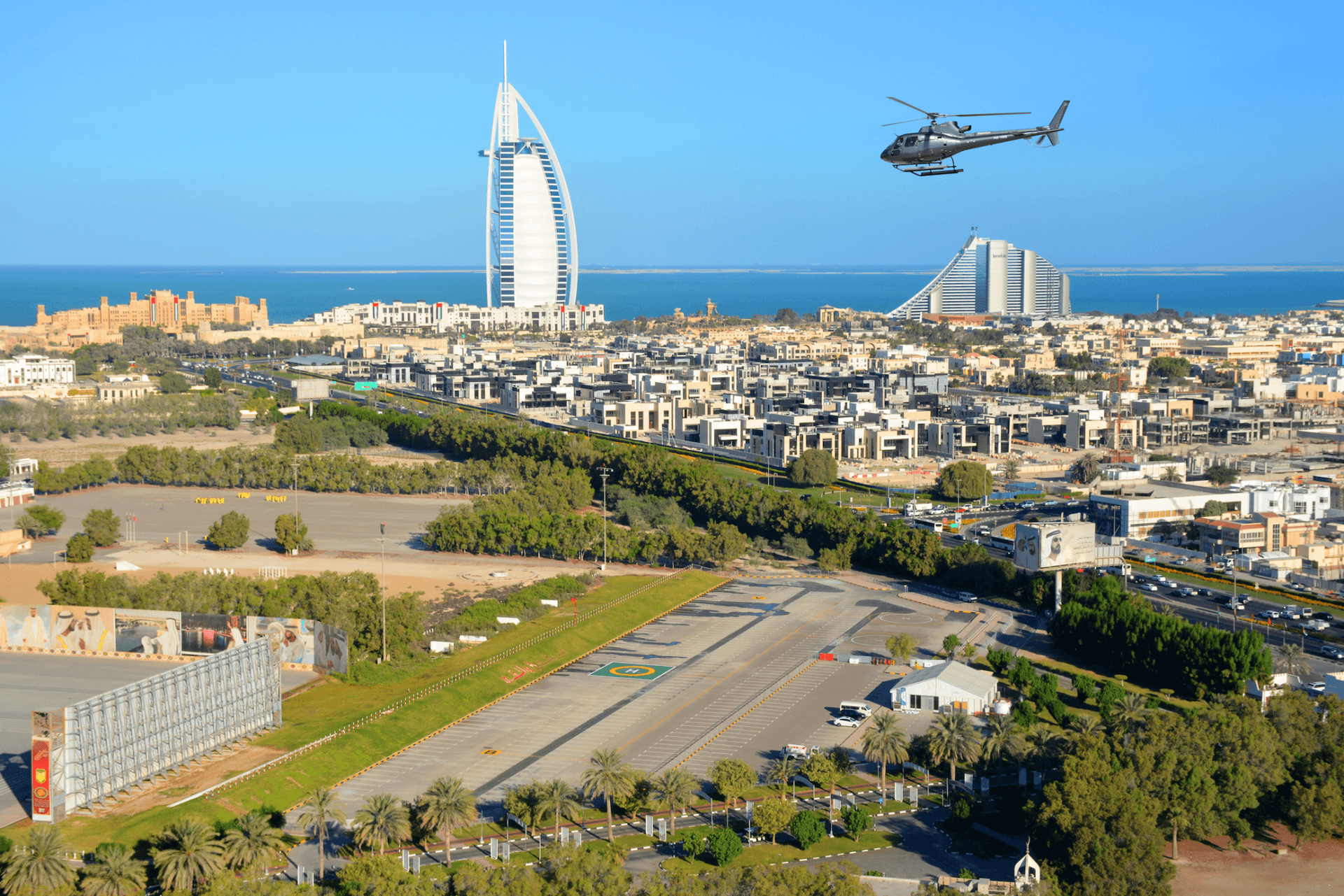 Dubai Helicopter Tour by HeliDubai - სურათი 4