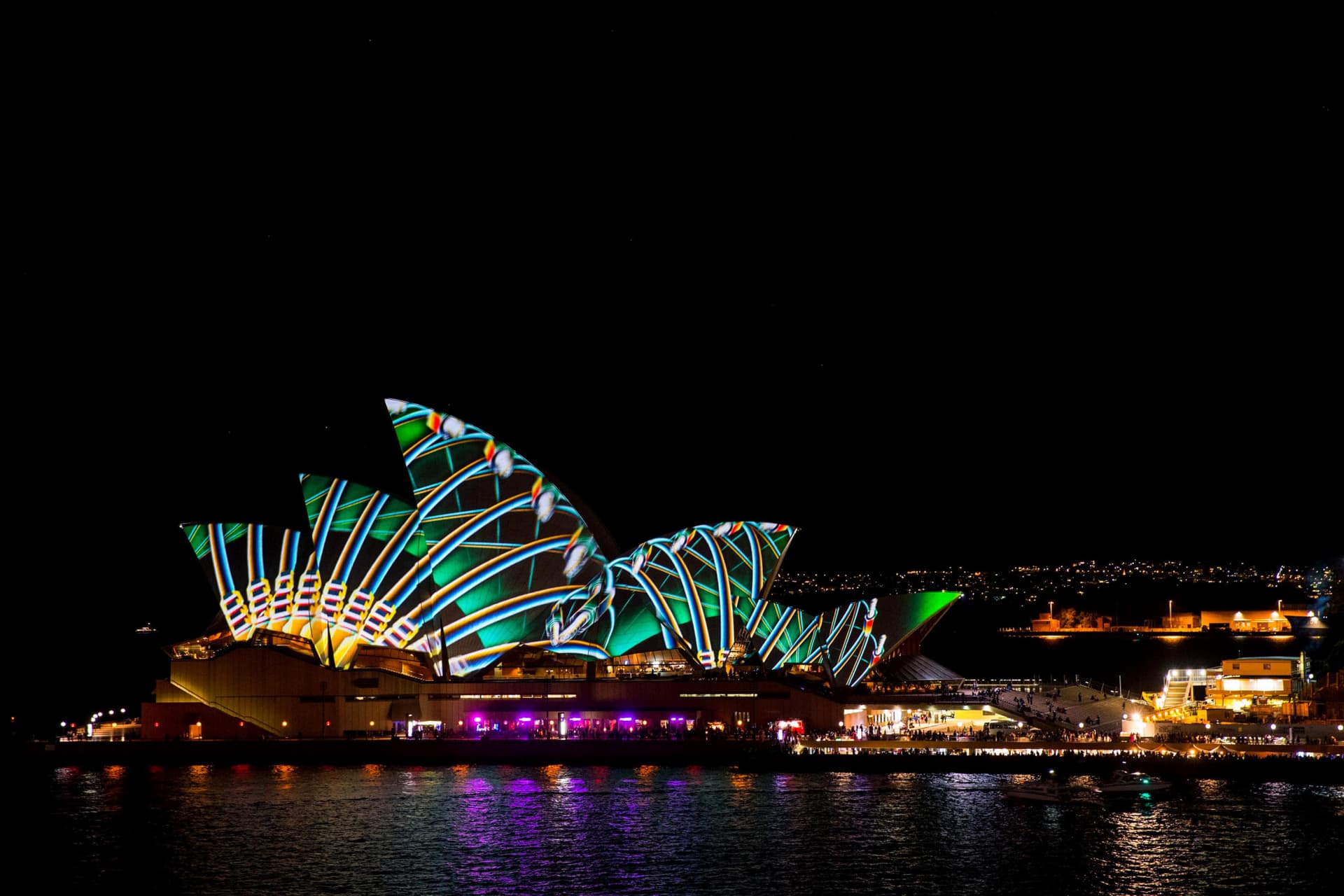 Vivid Festival of Light and Sound Cruise with Buffet Dinner aboard Sydney Princess Cruises - მთავარი სურათი