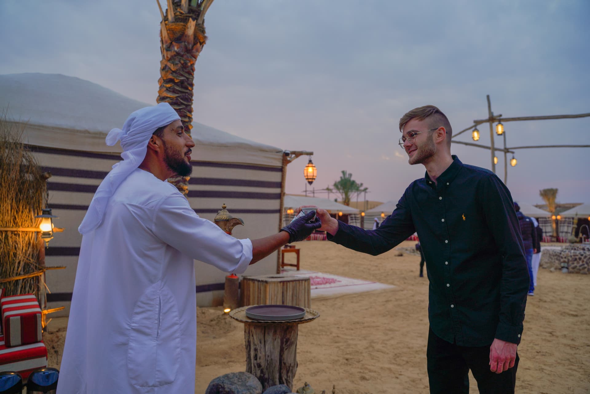 Dubai Red Dunes Desert Safari Tour with Camel Ride and Buffet Dinner at Al Khayma Camp - სურათი 12