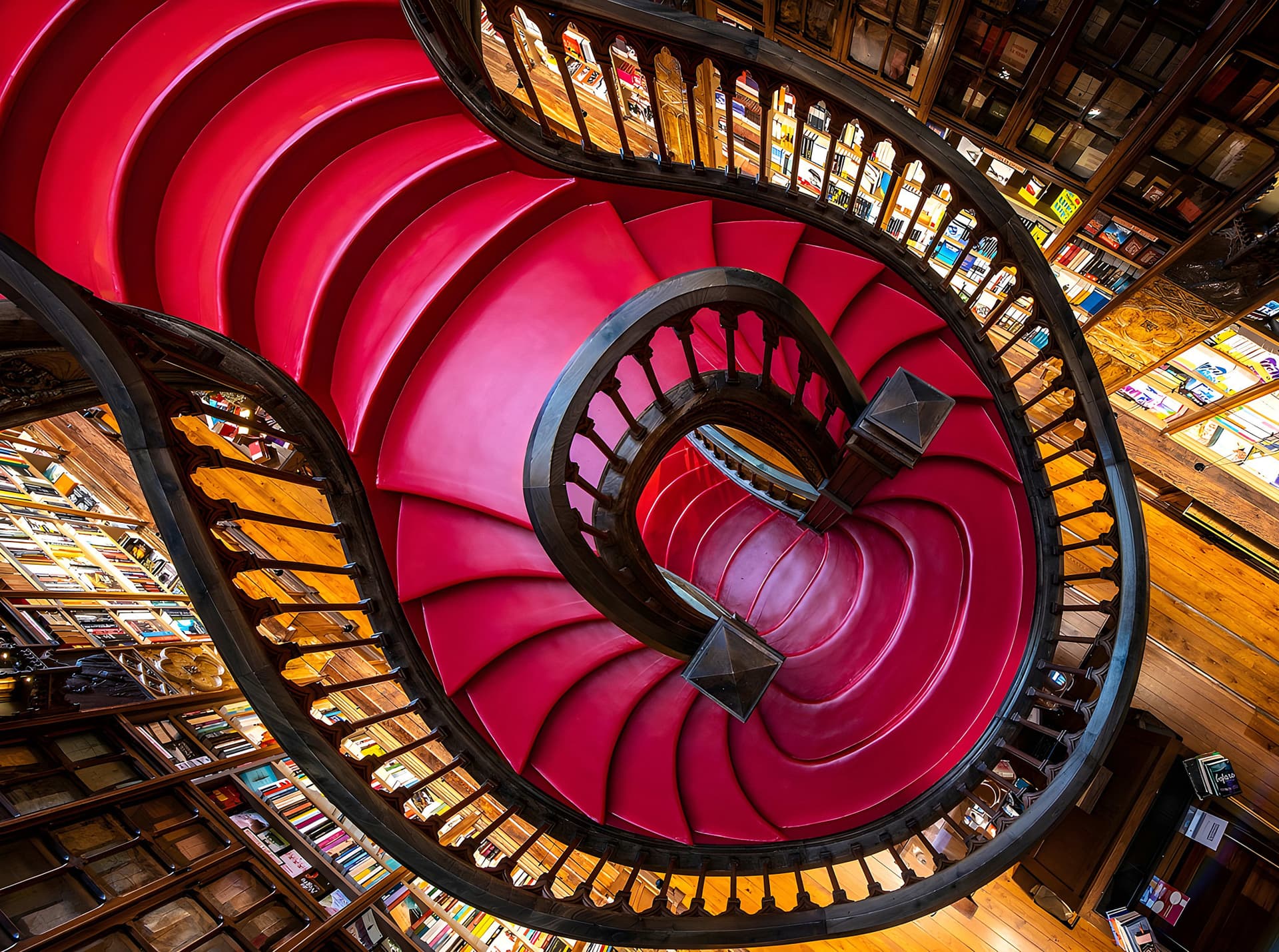 Livraria Lello Porto & Fundação Livraria Lello Ticket - სურათი 6