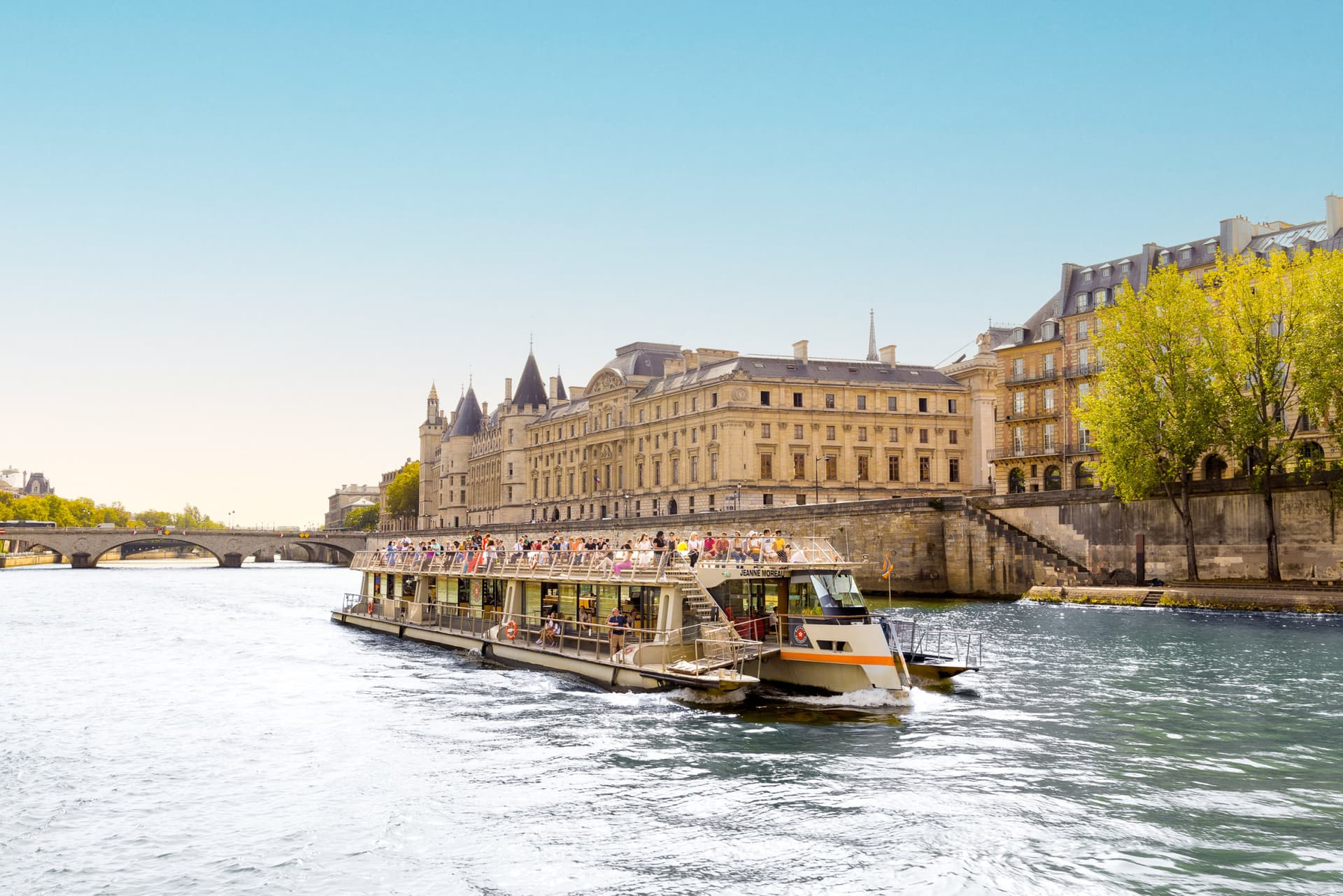 Seine River Cruise by Bateaux Parisiens – Departing from the Eiffel Tower - სურათი 11
