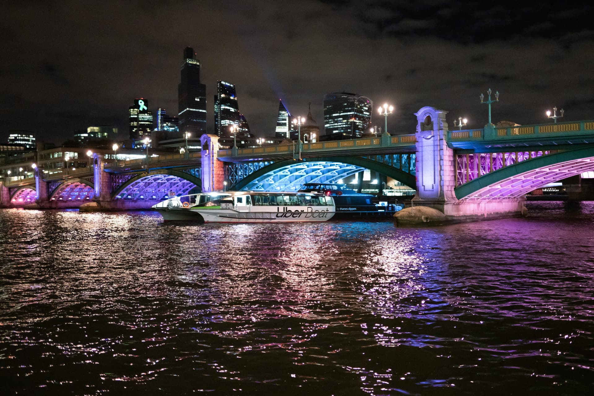 River Thames Uber Boat Transfer by Thames Clippers - სურათი 16