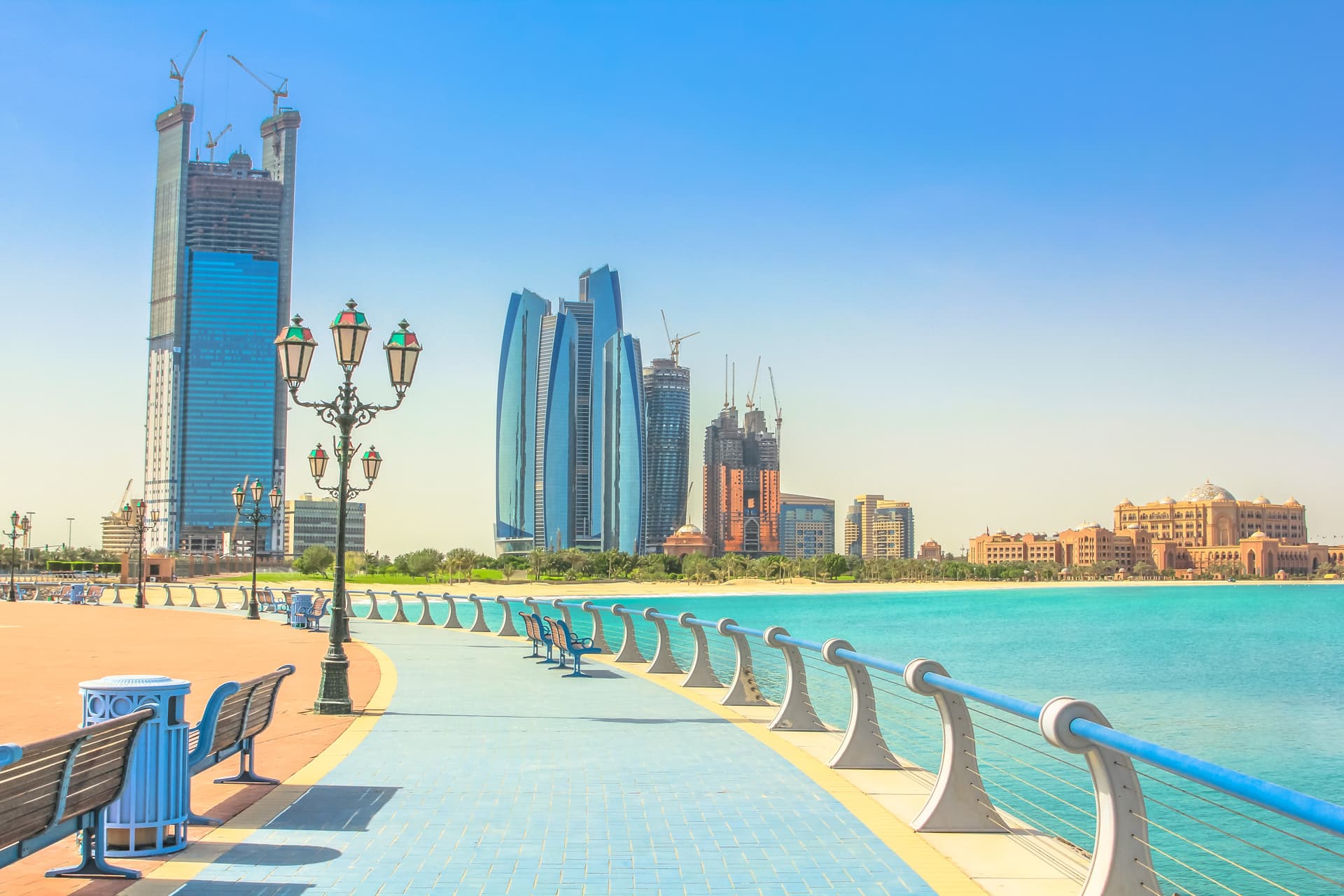 Abu Dhabi Premium City Tour from Dubai: Sheikh Zayed Mosque, Etihad Towers, Qasr Al Watan - სურათი 5
