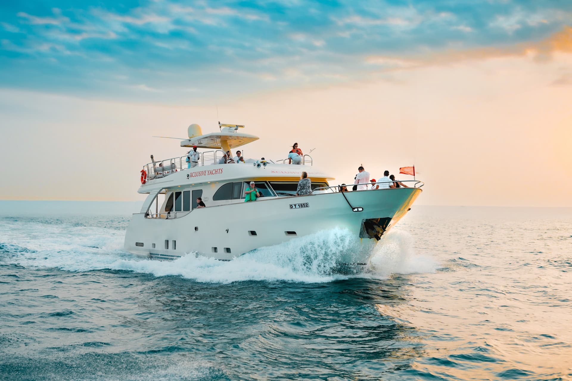 Dubai Marina Yacht Tours - სურათი 2