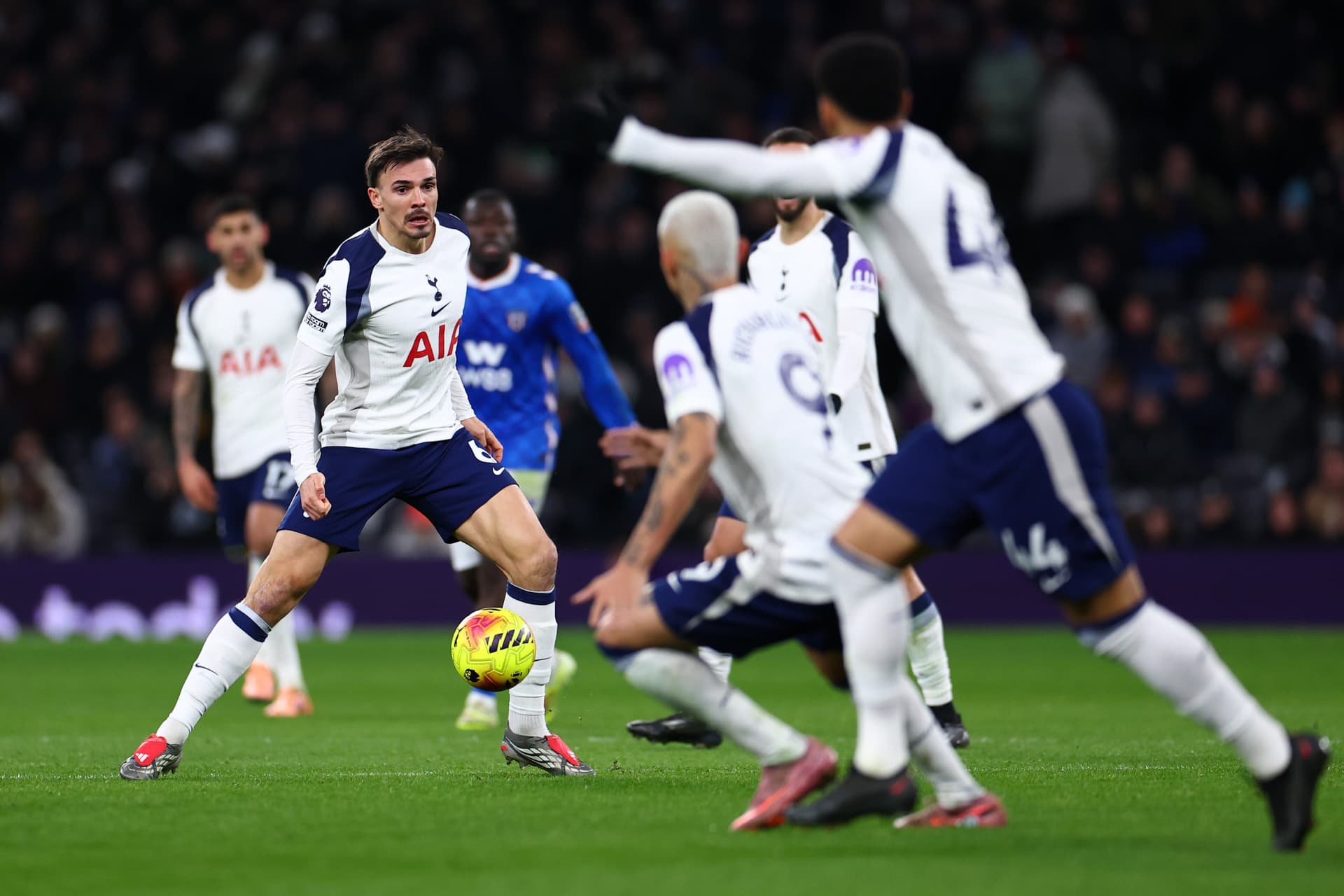 Premier League Football - Tottenham Hotspur FC Match Ticket at Tottenham Hotspur Stadium - სურათი 3