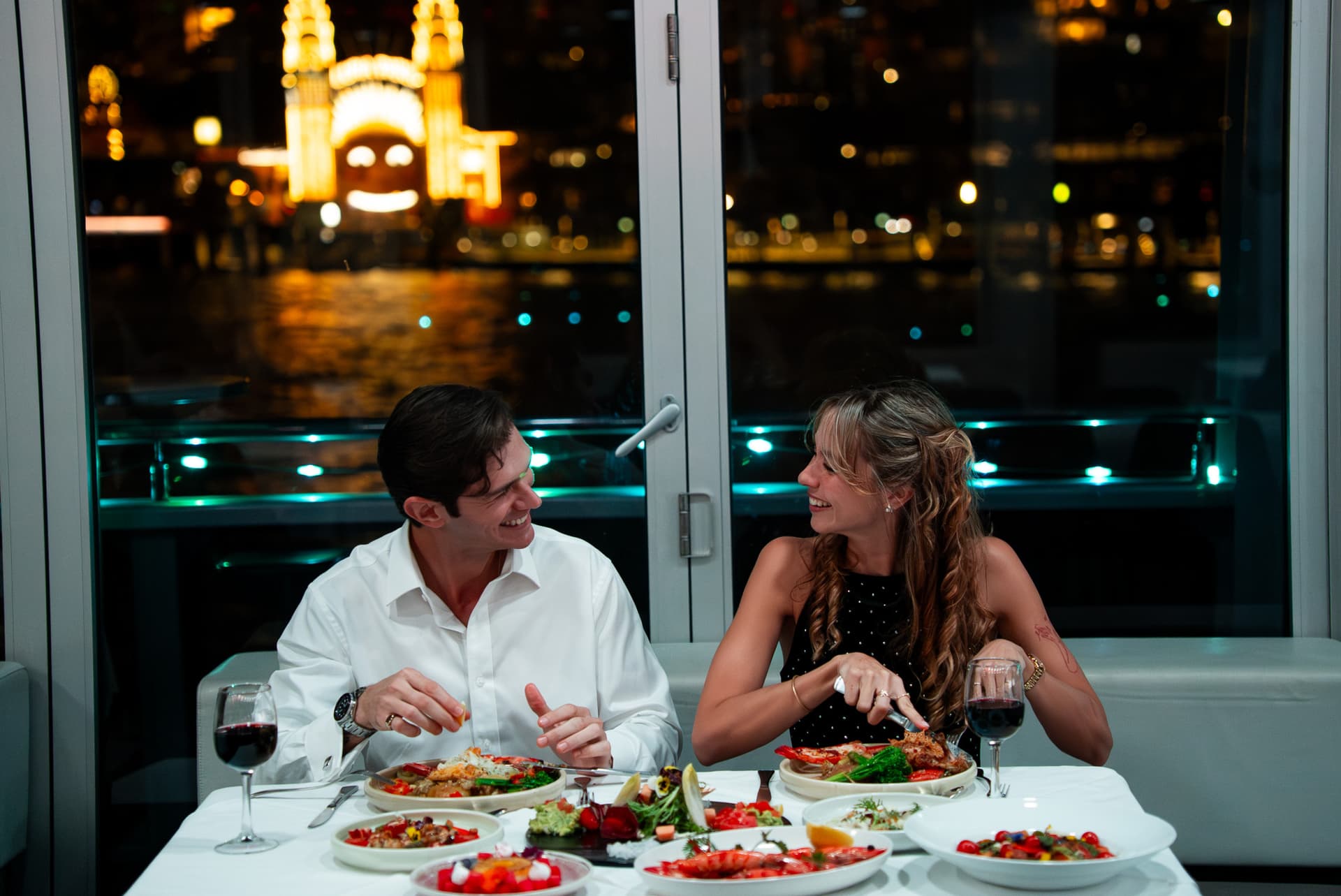 Sydney Harbour Glass Boat Dinner Cruise with Wine Pairing - მთავარი სურათი