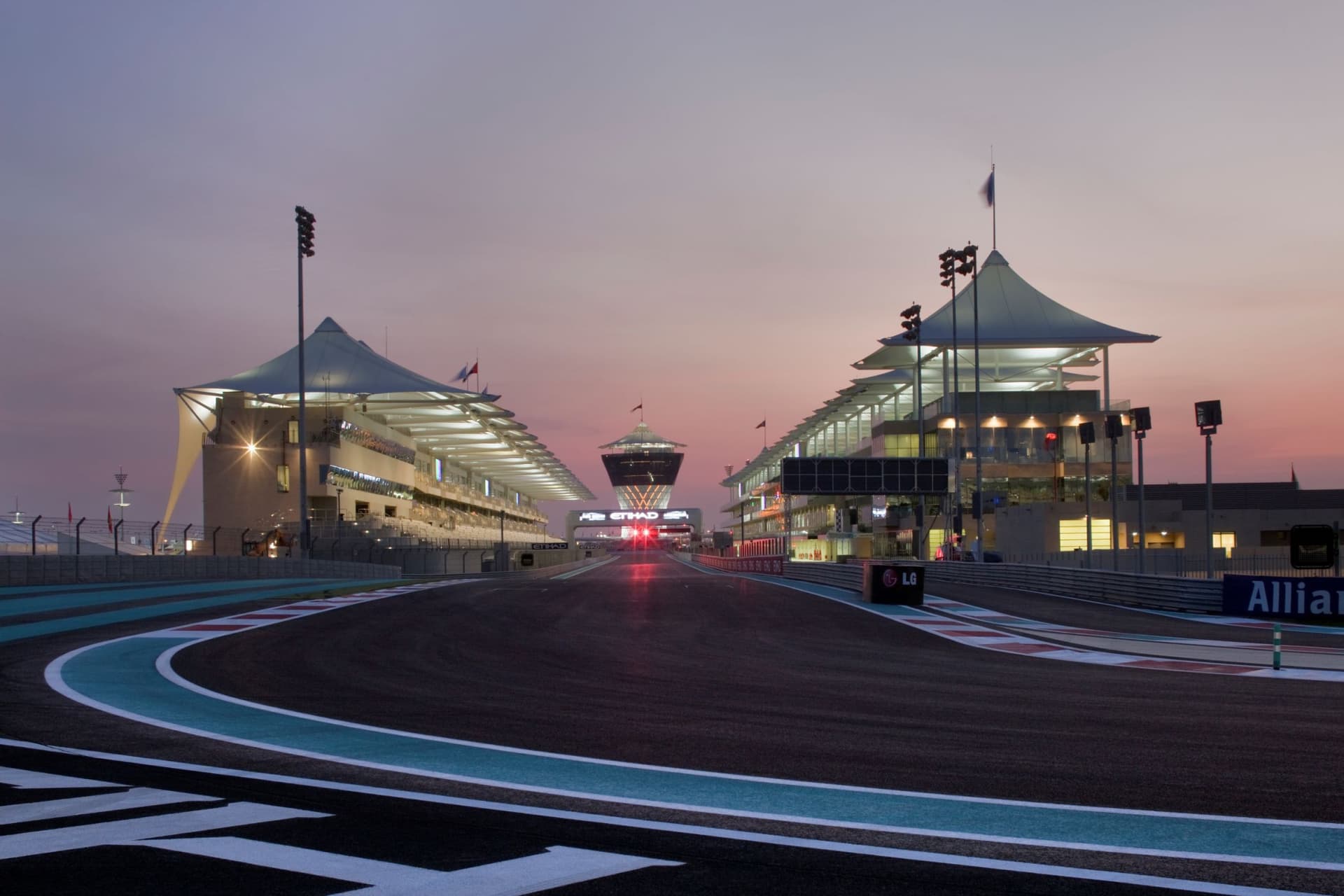 Yas Marina Circuit Venue Tour - სურათი 5