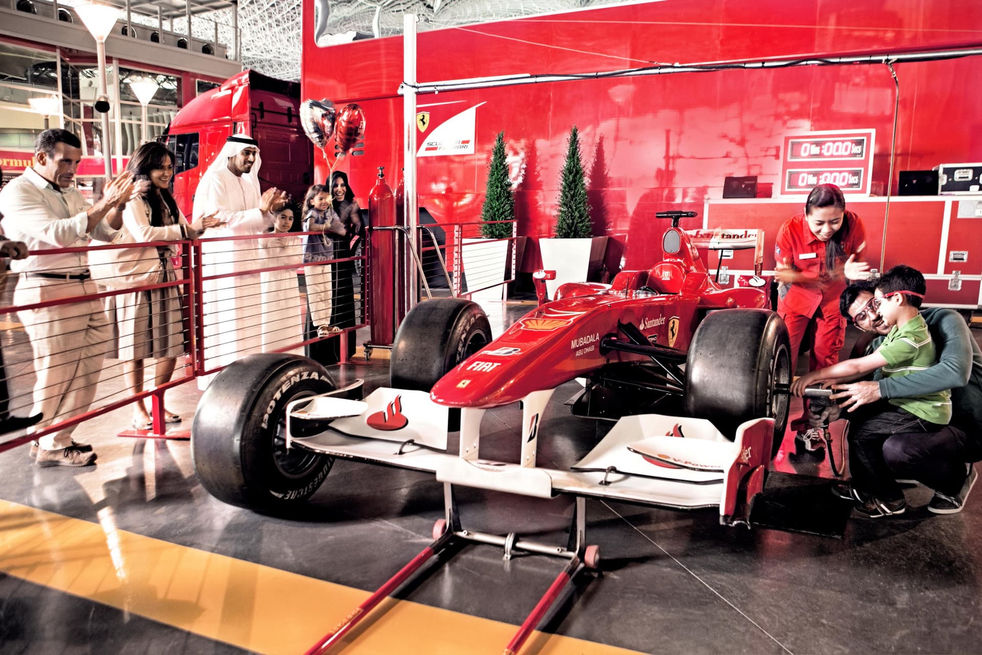 Abu Dhabi Mosque and Ferrari World Tour from Dubai - სურათი 7