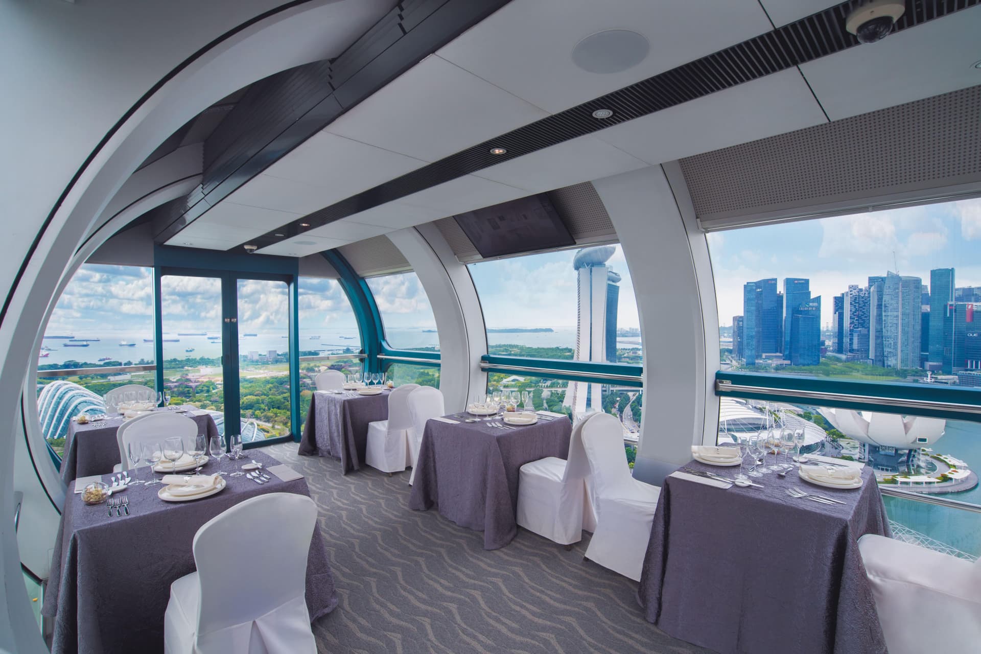 165 Sky Dining by Singapore Flyer - სურათი 2