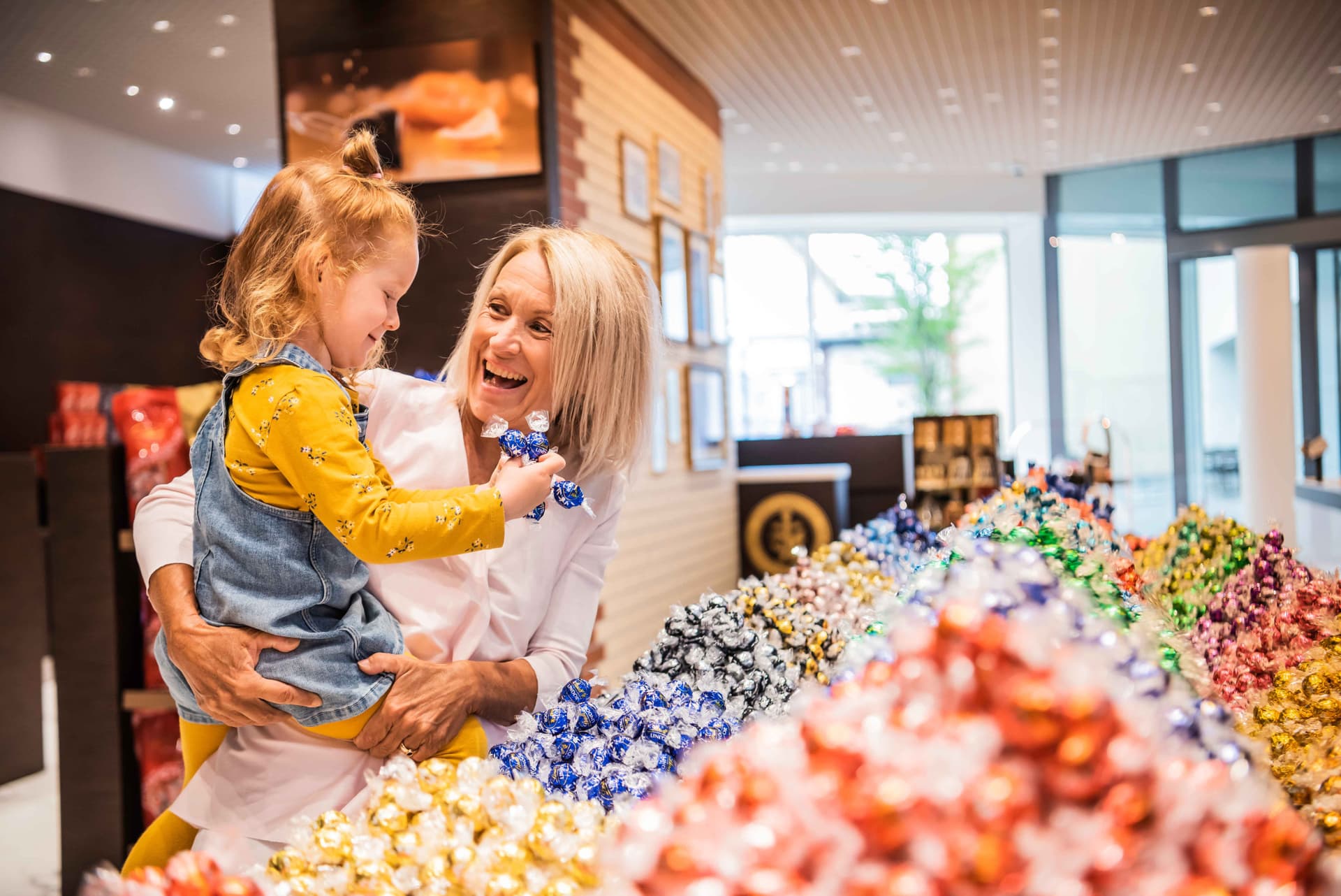 Zurich City Tour with Cruise and Lindt Home of Chocolate - სურათი 8