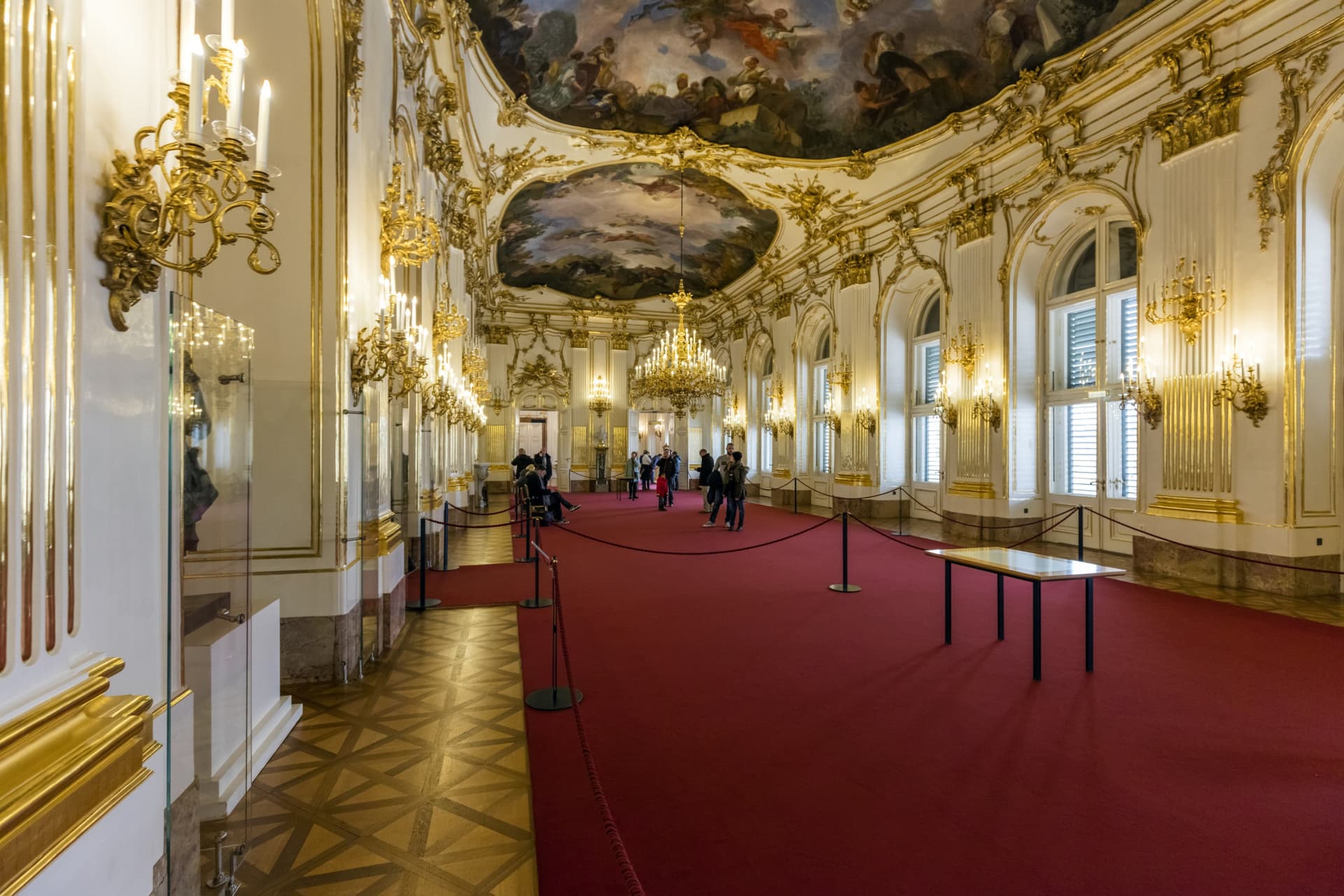 Schonbrunn Palace and Gardens - სურათი 6