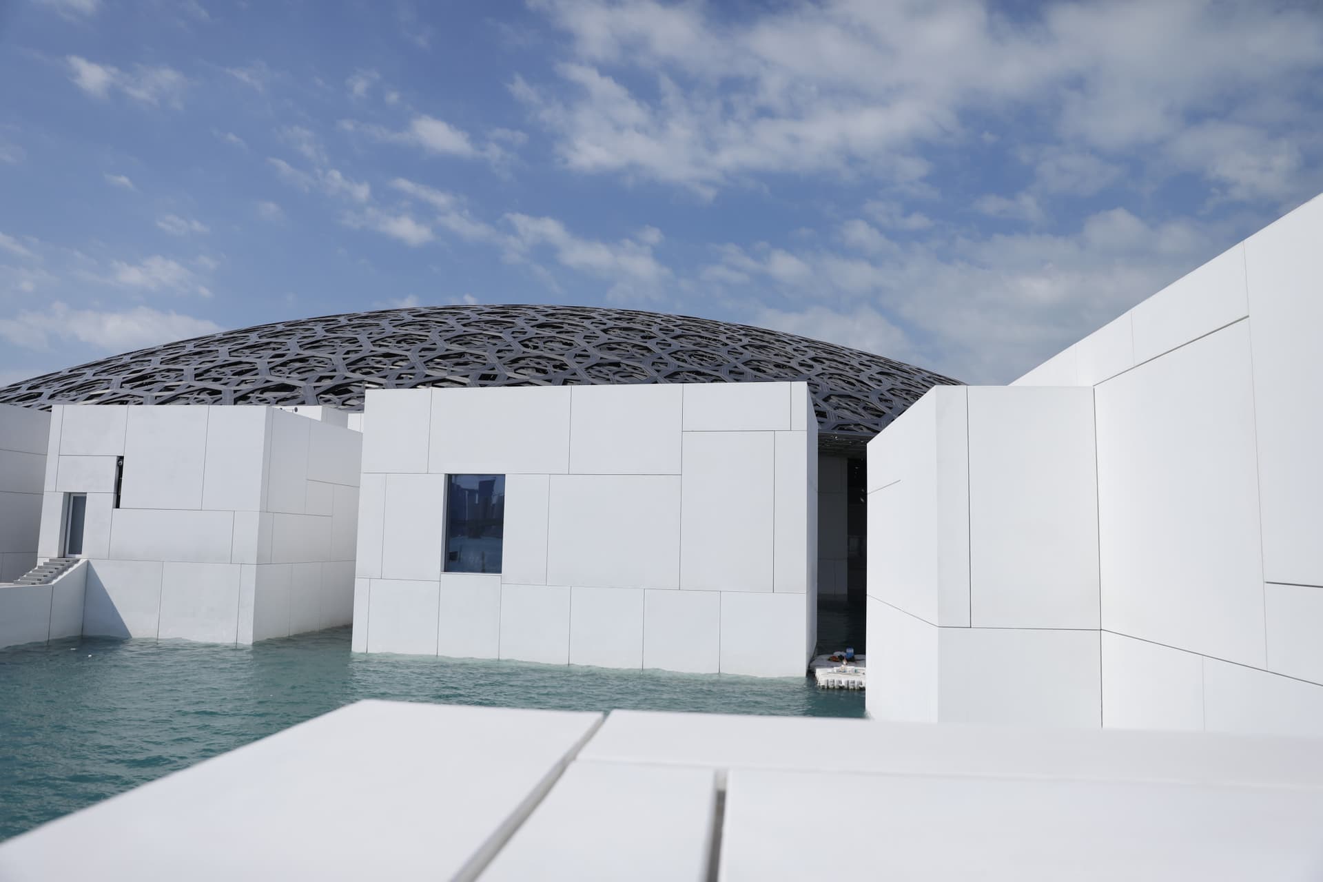 Sheikh Zayed Grand Mosque and Louvre Abu Dhabi Tour from Dubai - სურათი 3
