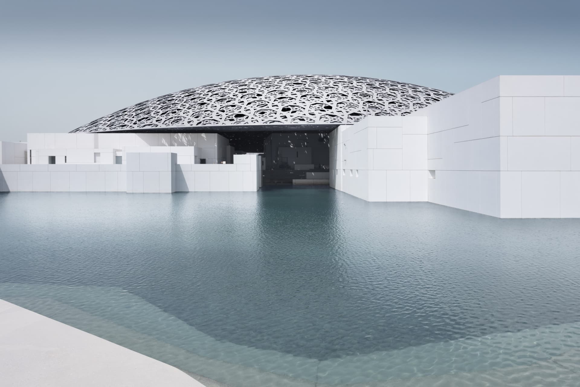COMBO: Louvre Abu Dhabi + teamLab Phenomena + Big Bus Abu Dhabi Hop-on Hop-off Bus Tour - მთავარი სურათი