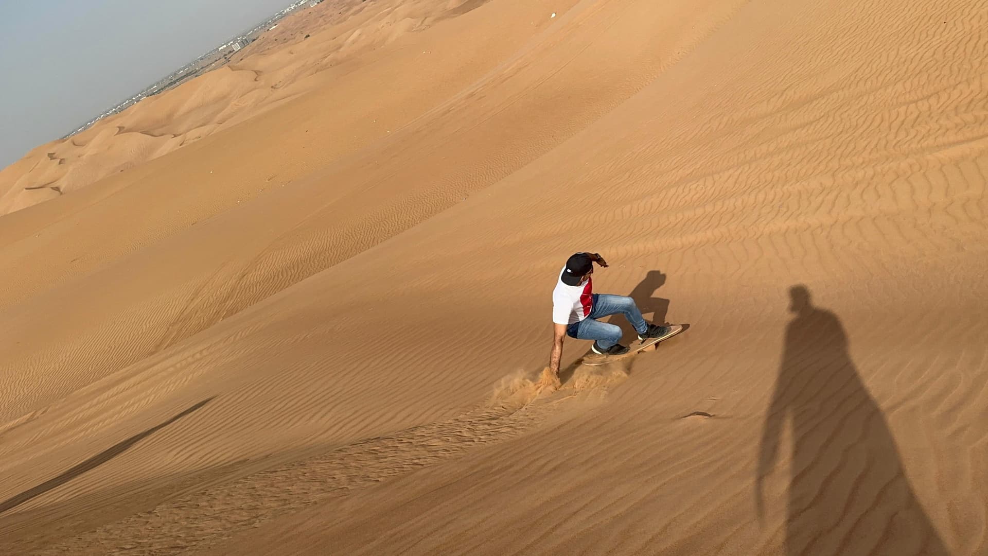 Dubai Desert Safari Tour with BBQ Dinner - სურათი 2