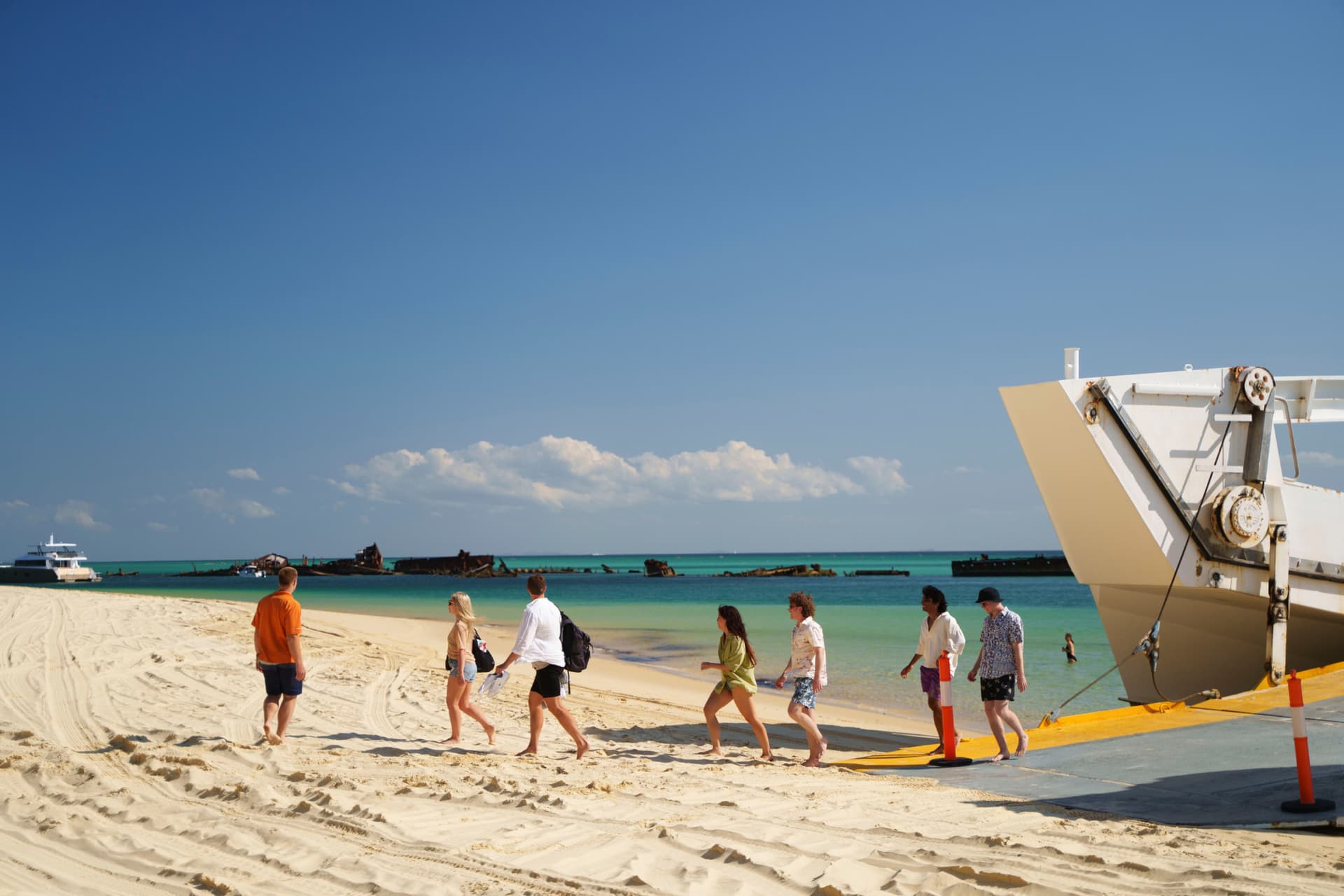 Moreton Island 1-Day Adventure Tour with Kayaking and Sandboarding - სურათი 12