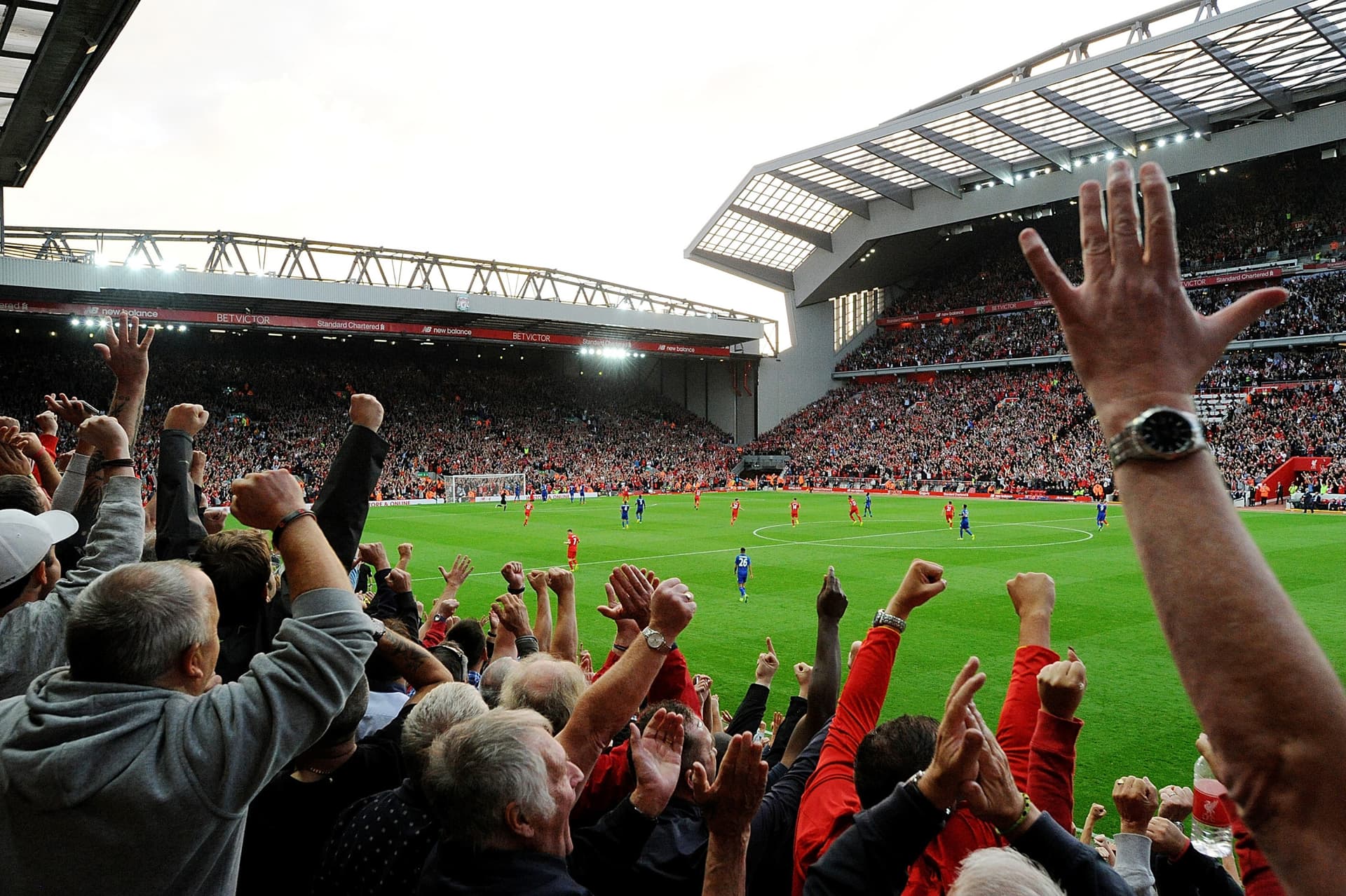 Premier League Football - Liverpool FC Match Ticket at Anfield Stadium - მთავარი სურათი