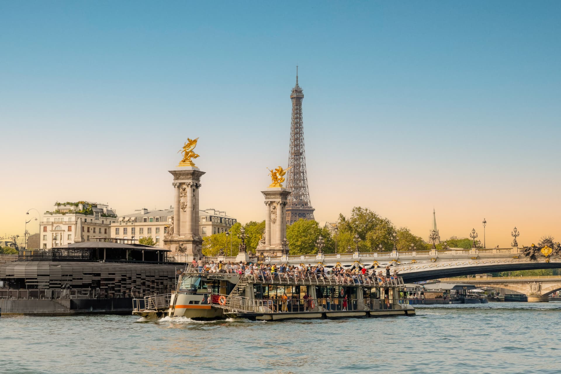 Seine River Cruise by Bateaux Parisiens – Departing from the Eiffel Tower - სურათი 8