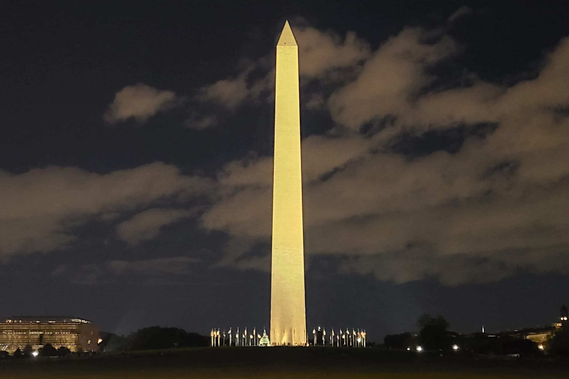 Washington DC Night Memorials Walking Tour with Skyline View - სურათი 11