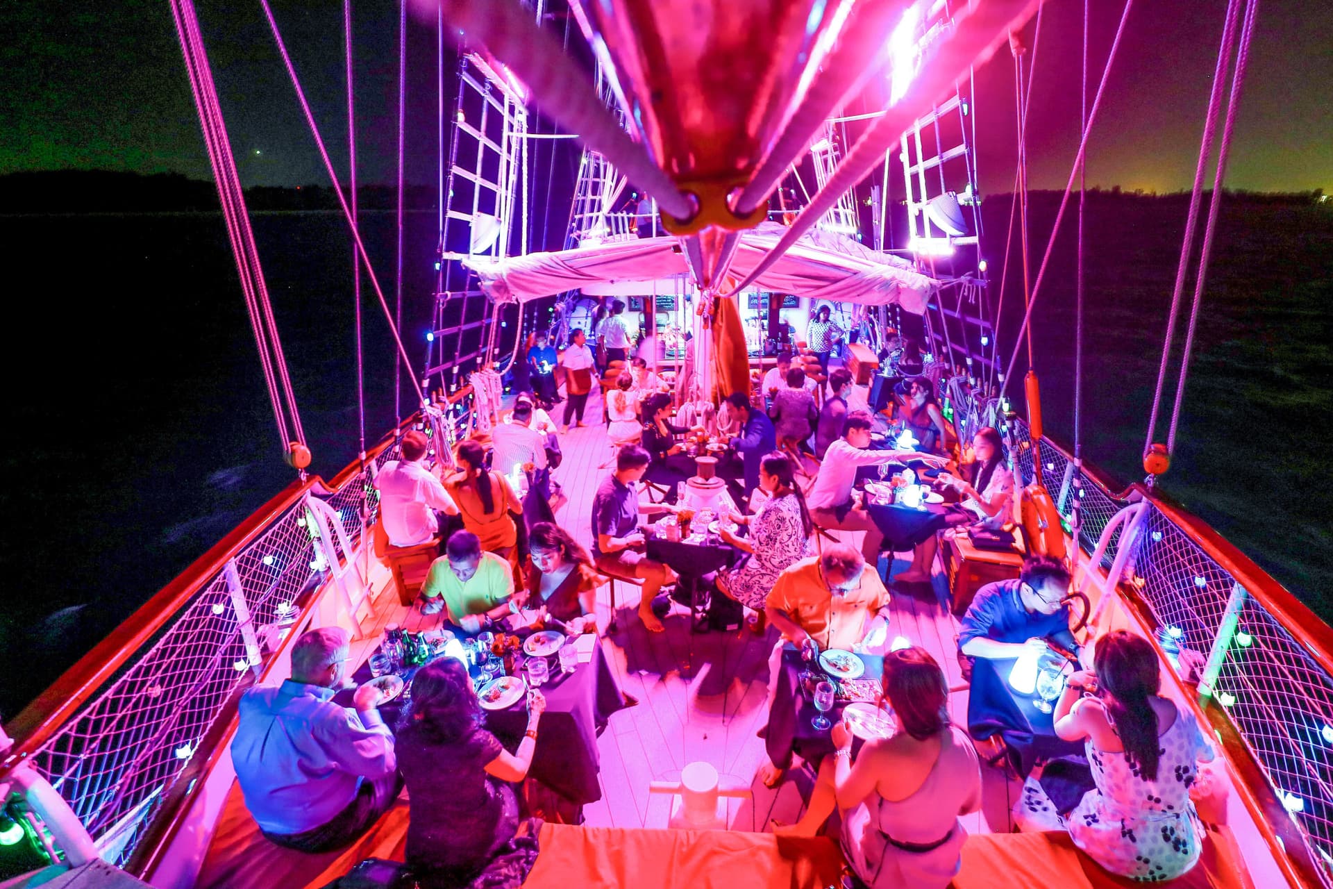The Royal Albatross - Luxury Tall Ship Cruise Ticket - სურათი 30