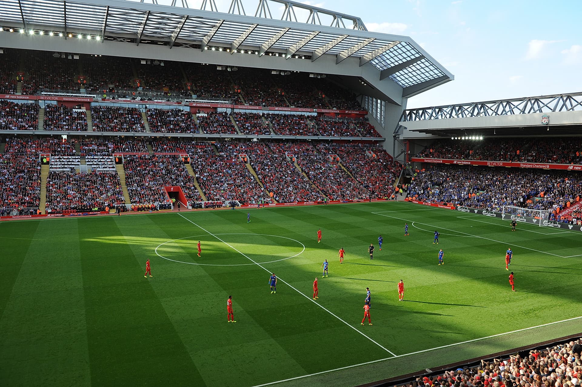 Premier League Football - Liverpool FC Match Ticket at Anfield Stadium - სურათი 3