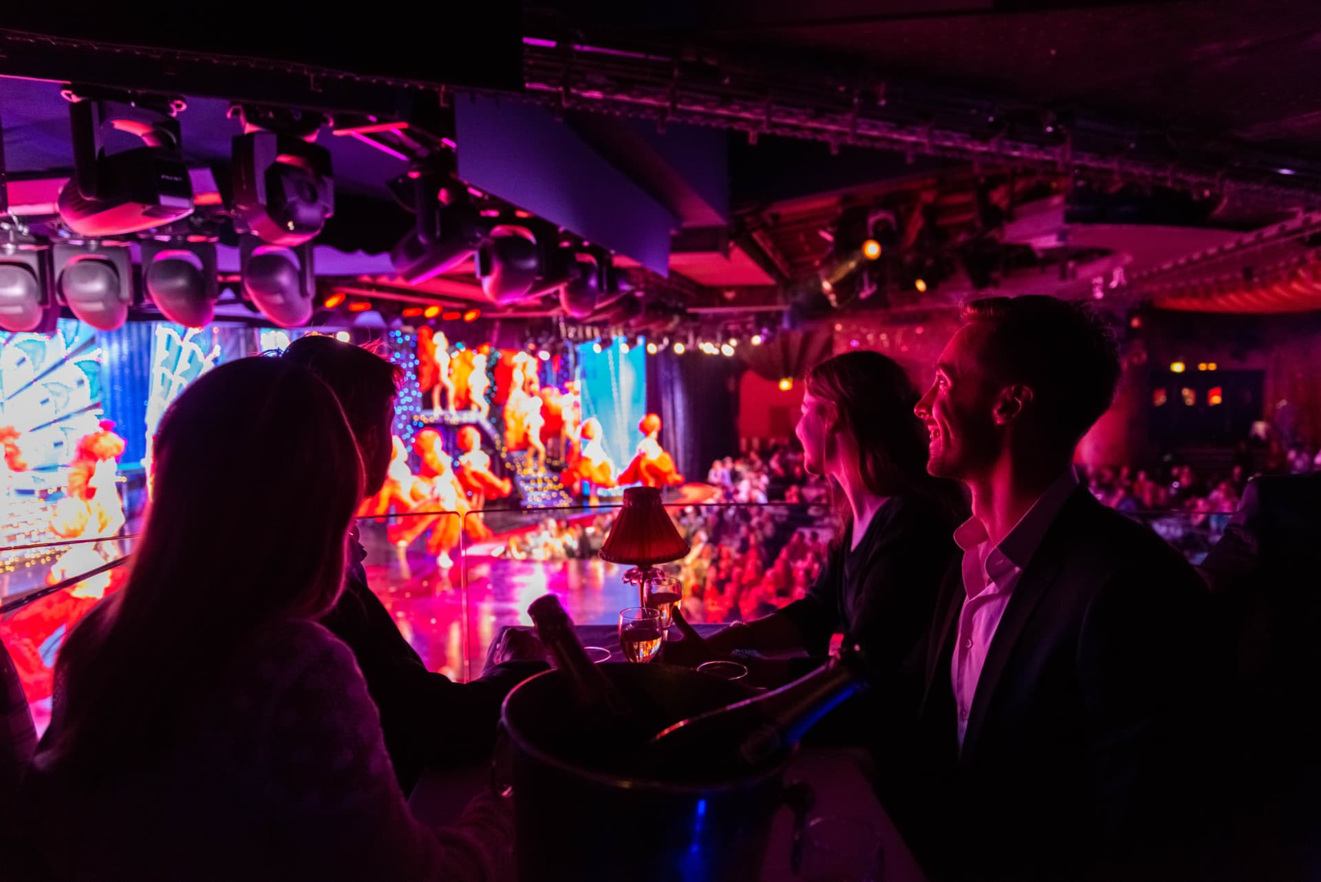 Moulin Rouge Cabaret Show with Drop-off Service and Dinner - სურათი 3