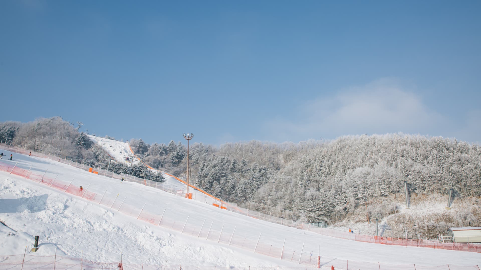 Elysian Gangchon Ski Resort and Eobi Ice Valley Full-Day Tour from Seoul - სურათი 13
