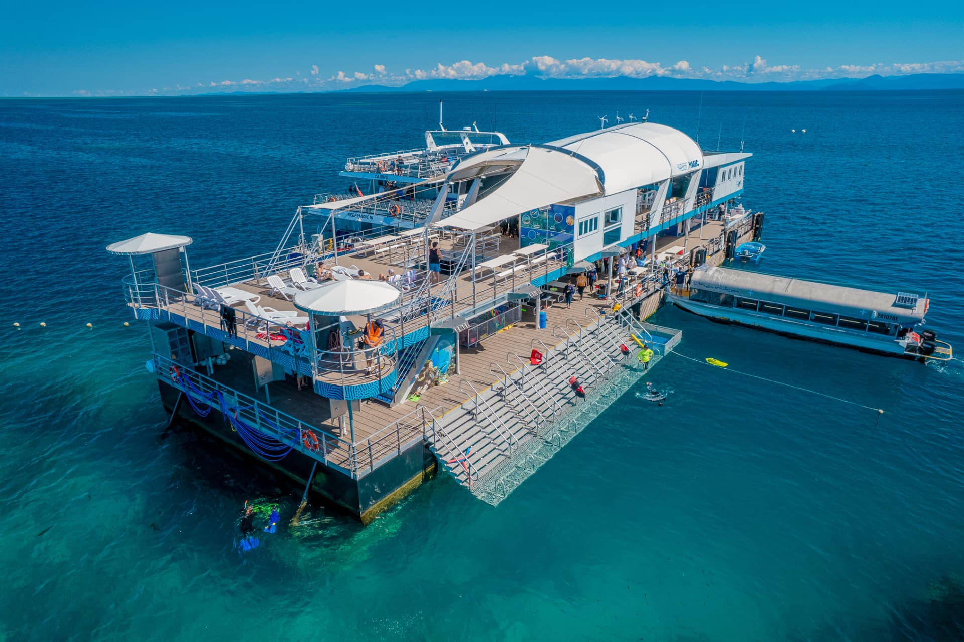 Reef Magic Pontoon Tour from Cairns - სურათი 10