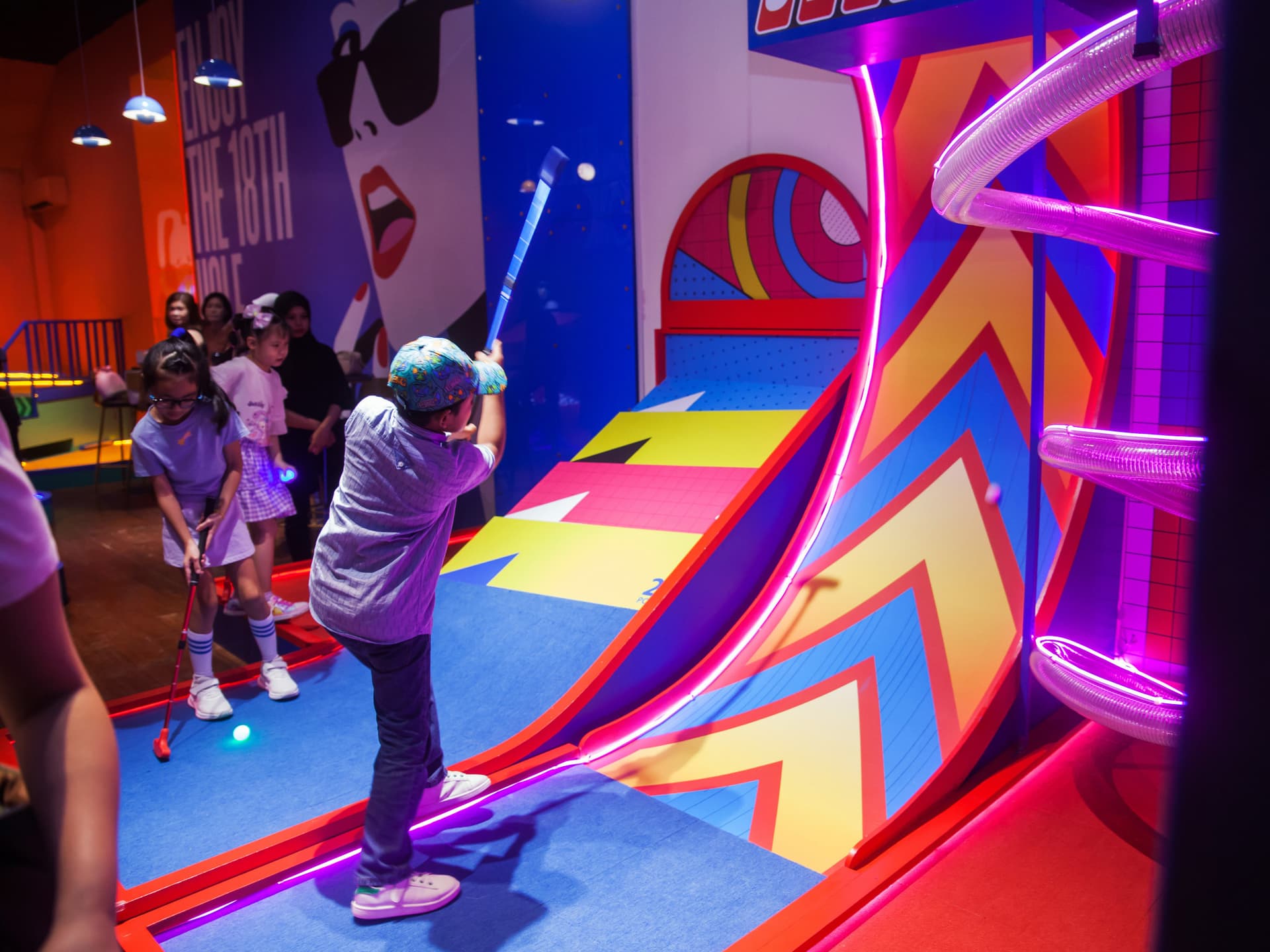 De'8000 Mini Golf Cafe Penang Ticket - სურათი 2