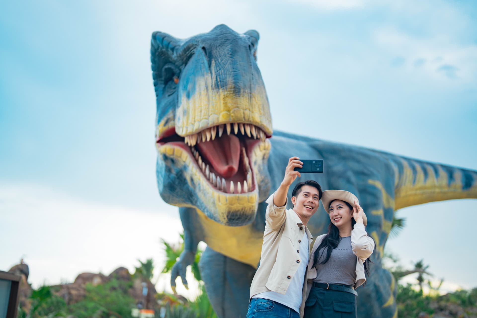 Dino Desert Ticket - მთავარი სურათი