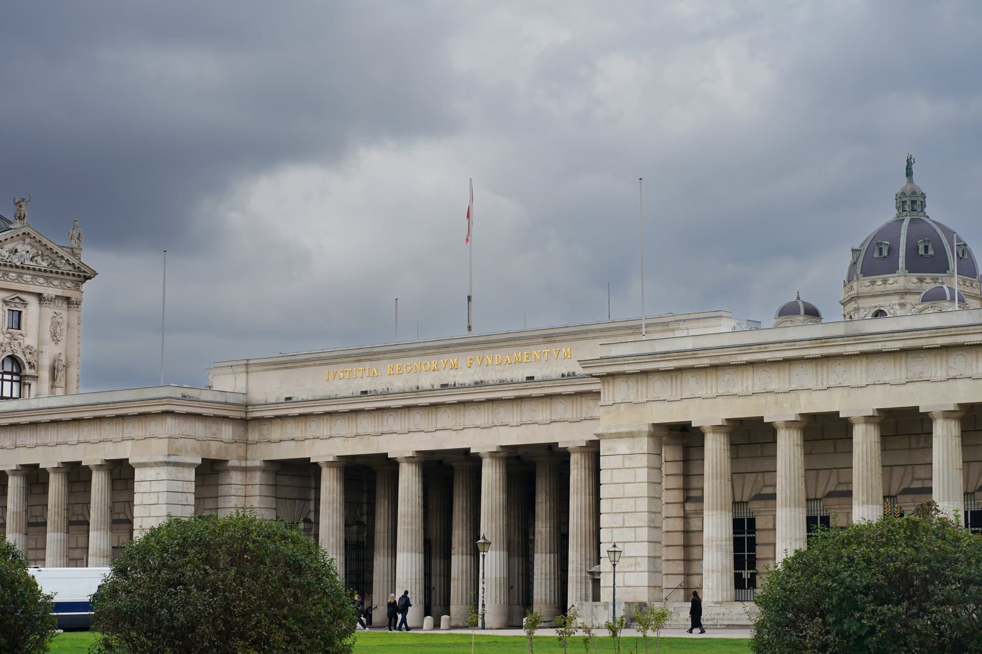 Hofburg Palace, Gardens, and Sisi Museum Skip-the-Line Guided Tour - სურათი 4