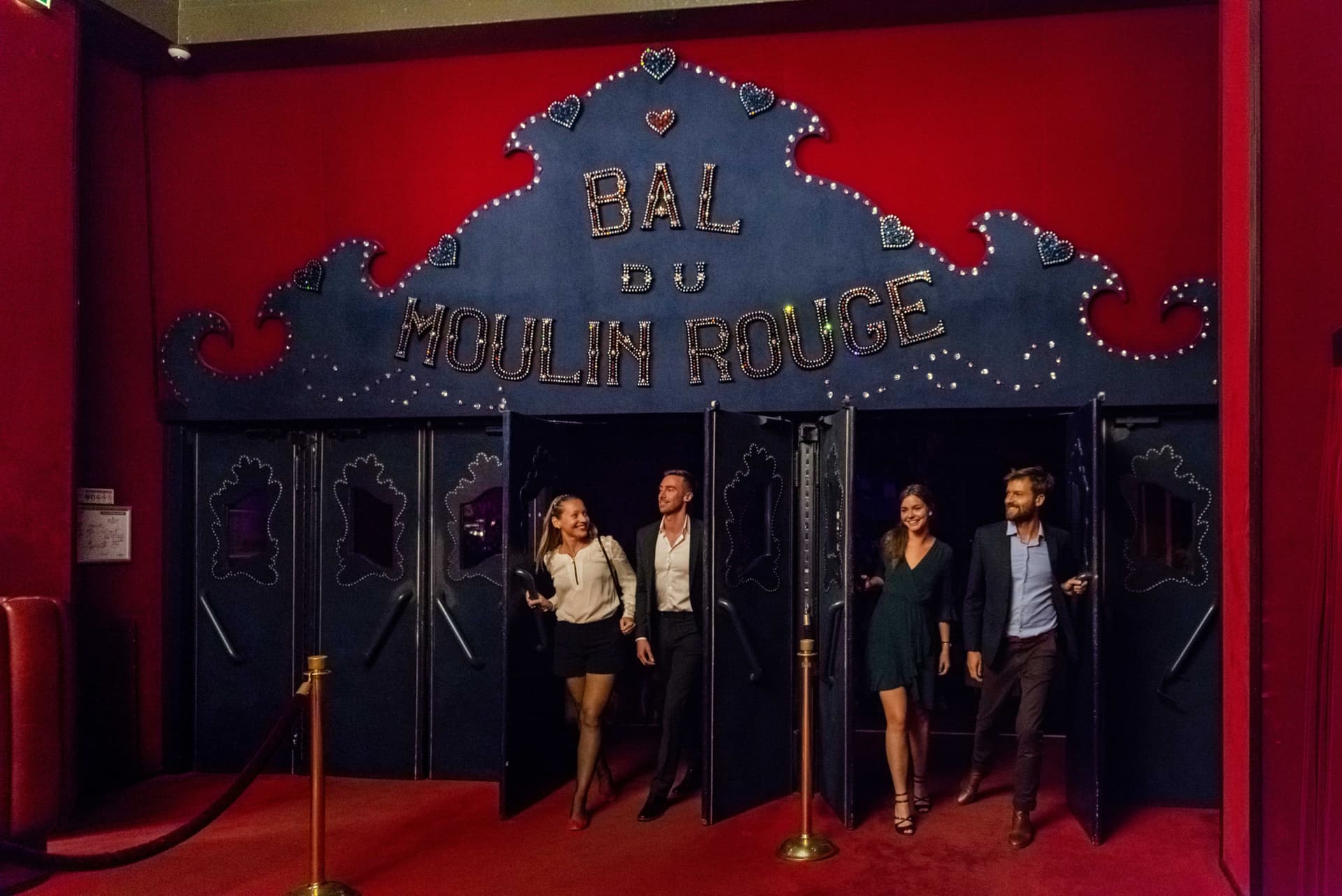 Moulin Rouge Cabaret Show with Drop-off Service and Dinner - სურათი 8