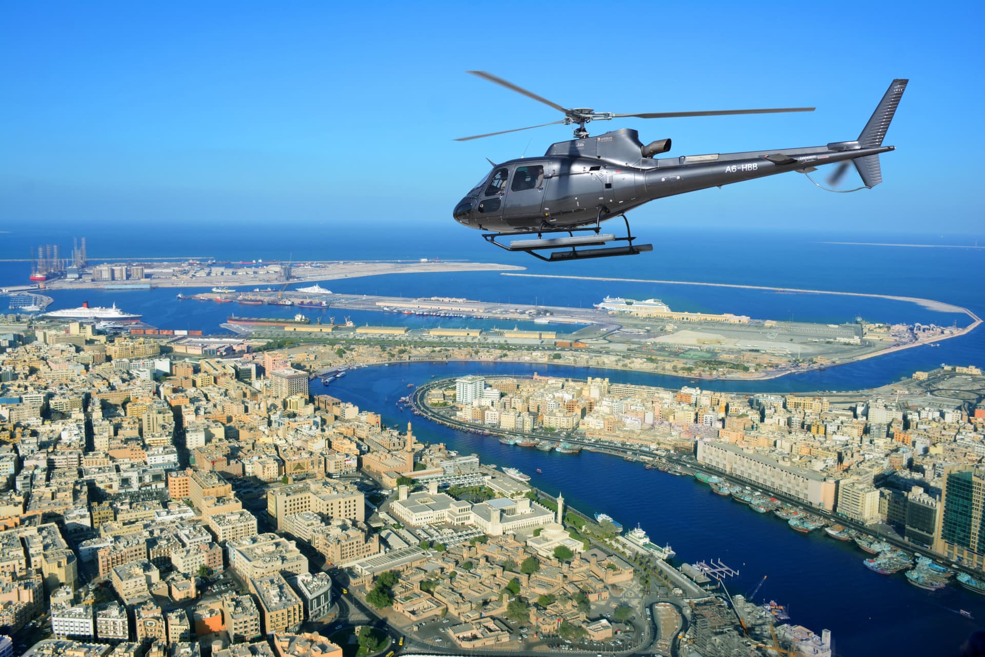 Dubai Helicopter Tour by HeliDubai - სურათი 3