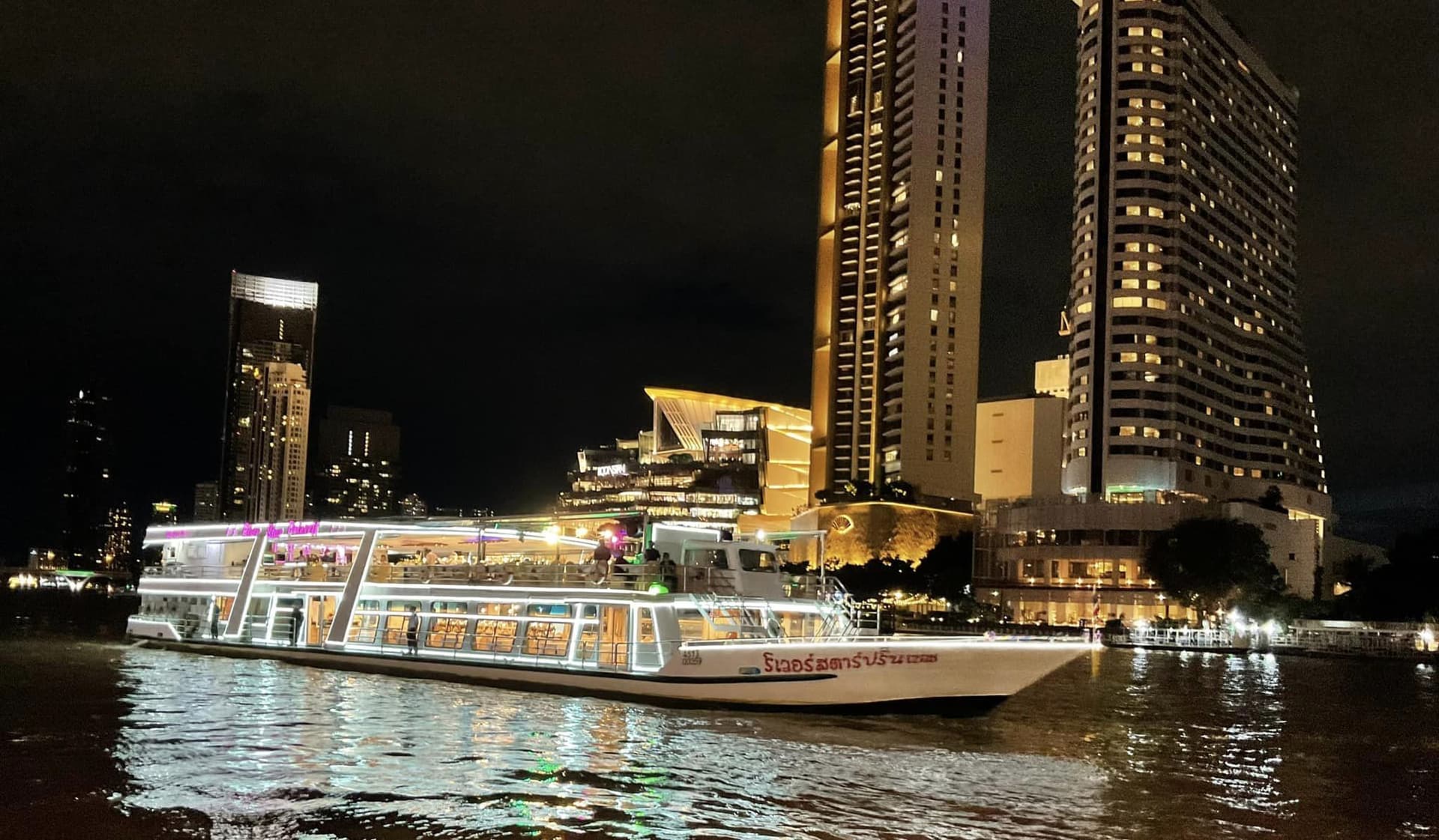 Chao Phraya Dinner Cruise aboard River Star Princess - სურათი 3